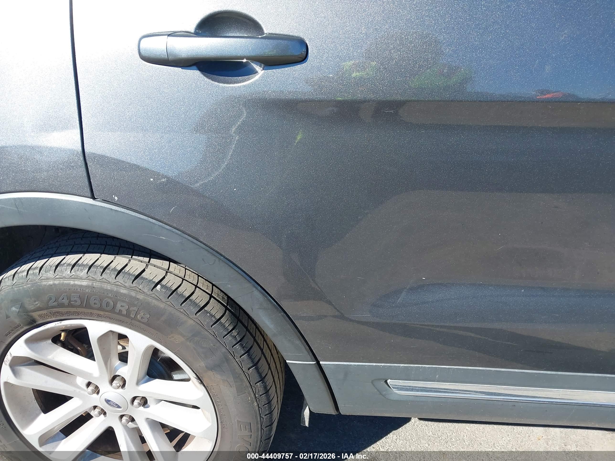 FORD EXPLORER image 6