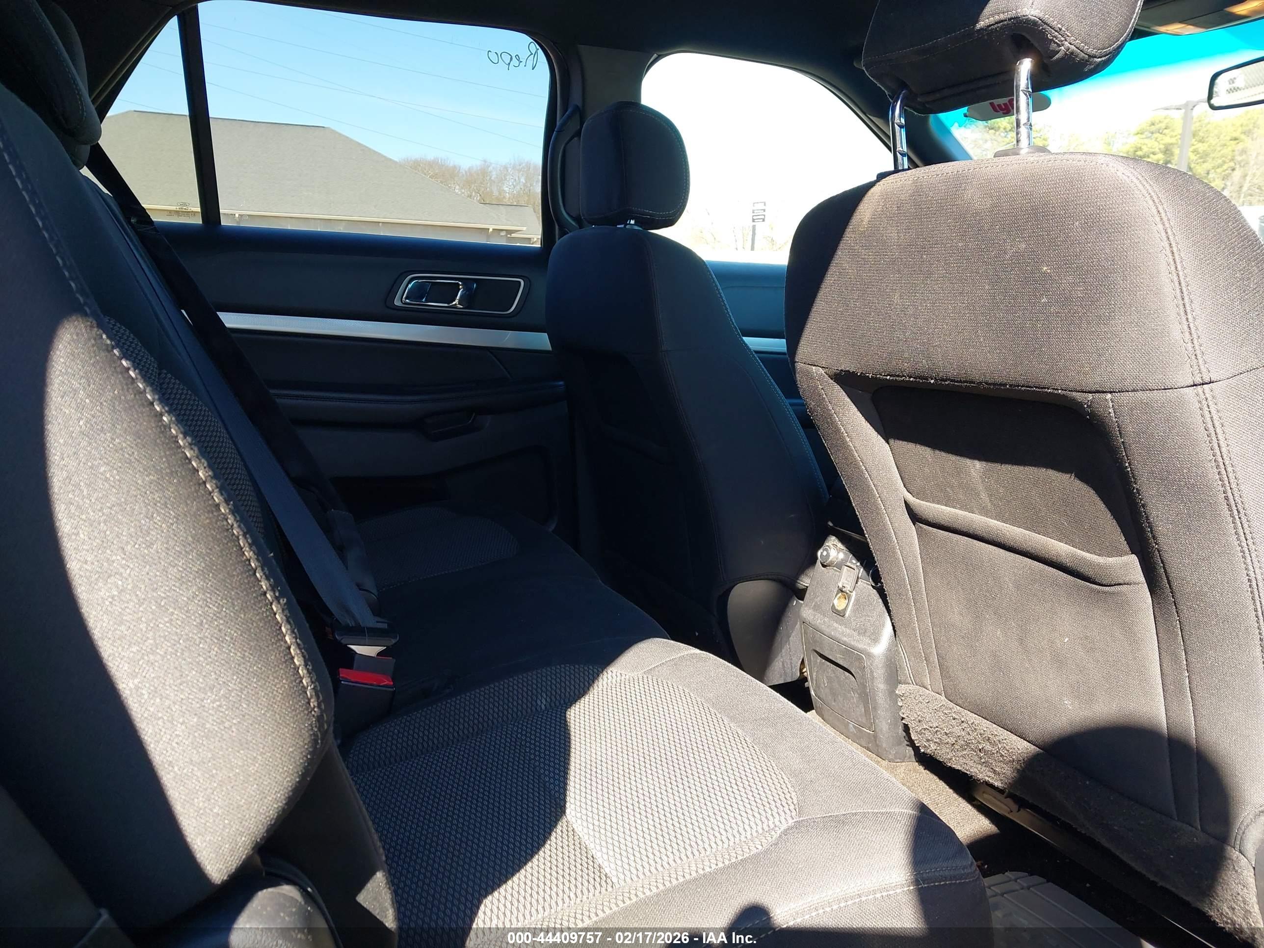 FORD EXPLORER image 8