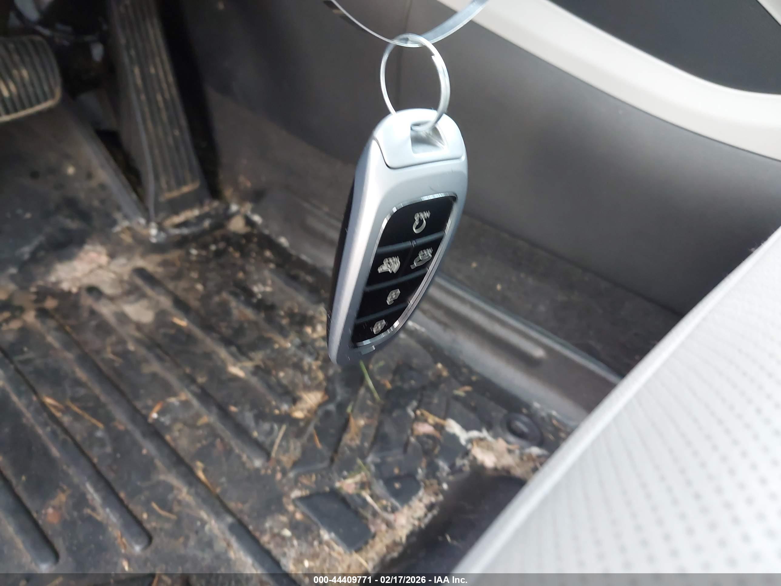 HYUNDAI TUCSON image 11