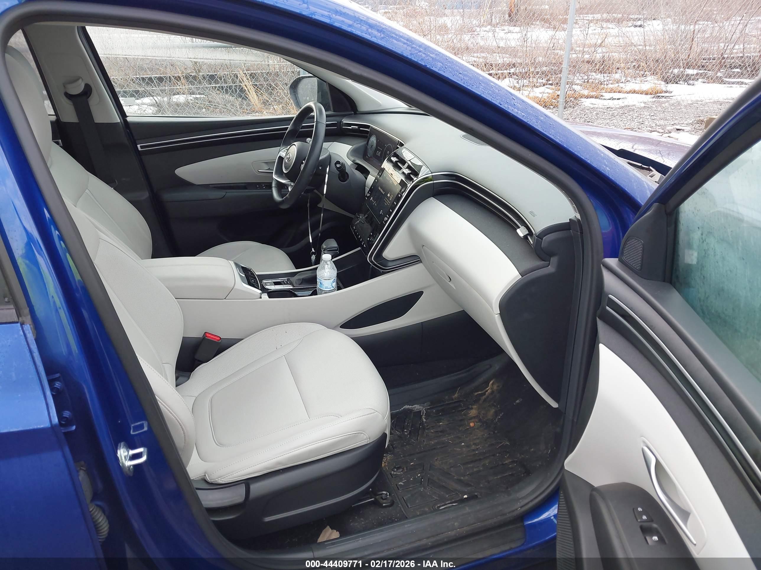 HYUNDAI TUCSON image 5