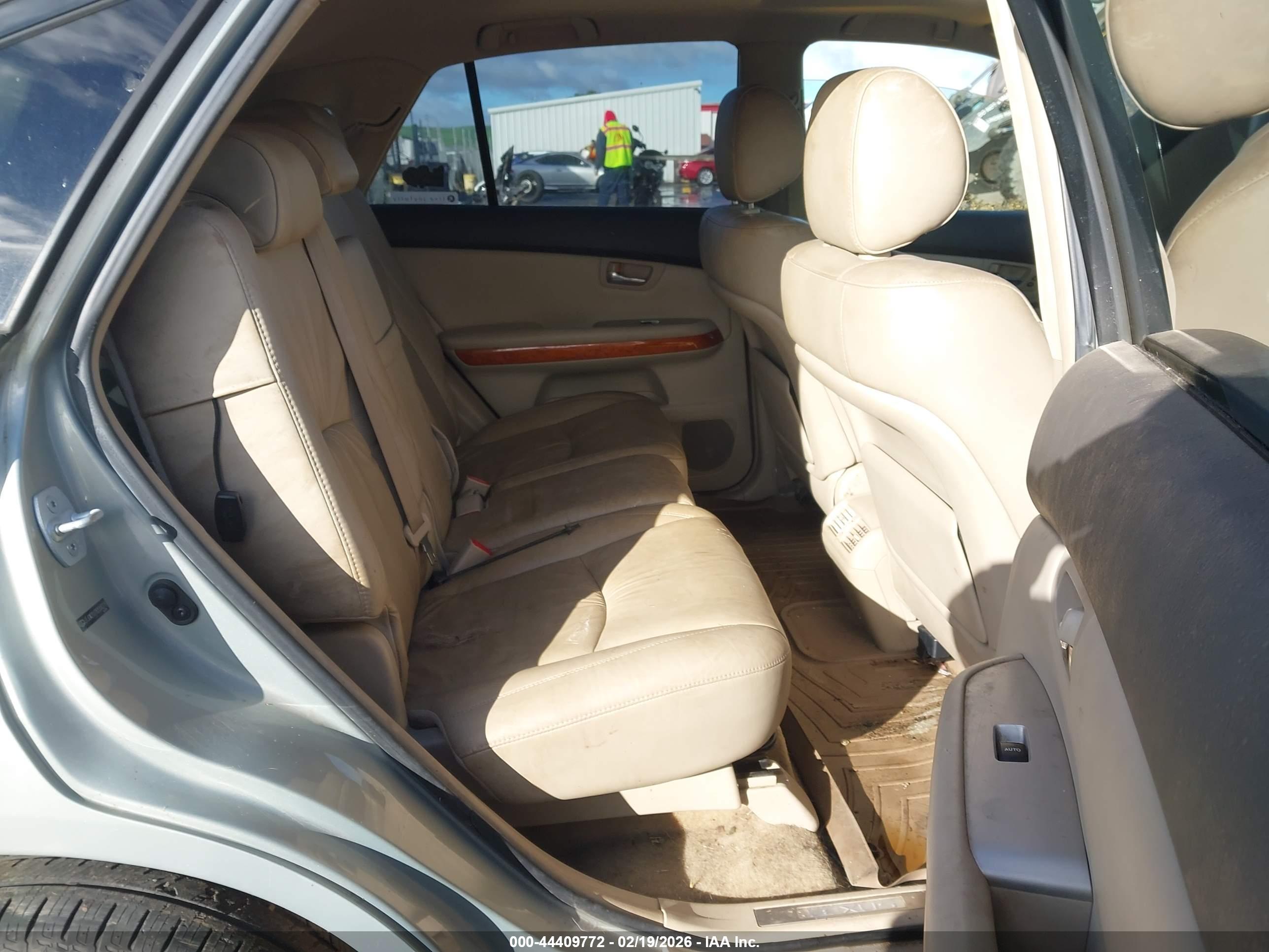 LEXUS RX image 8