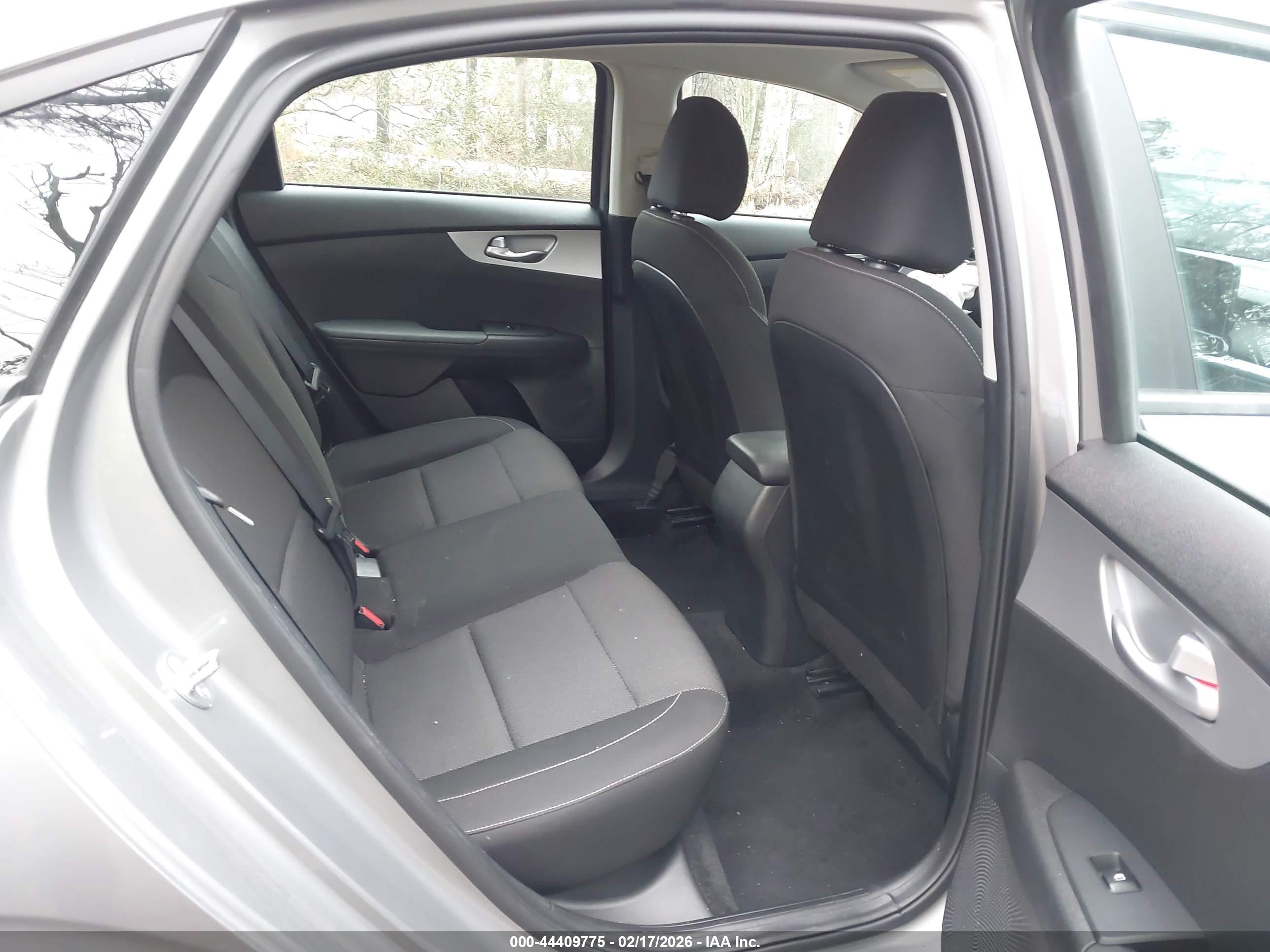 KIA FORTE image 8