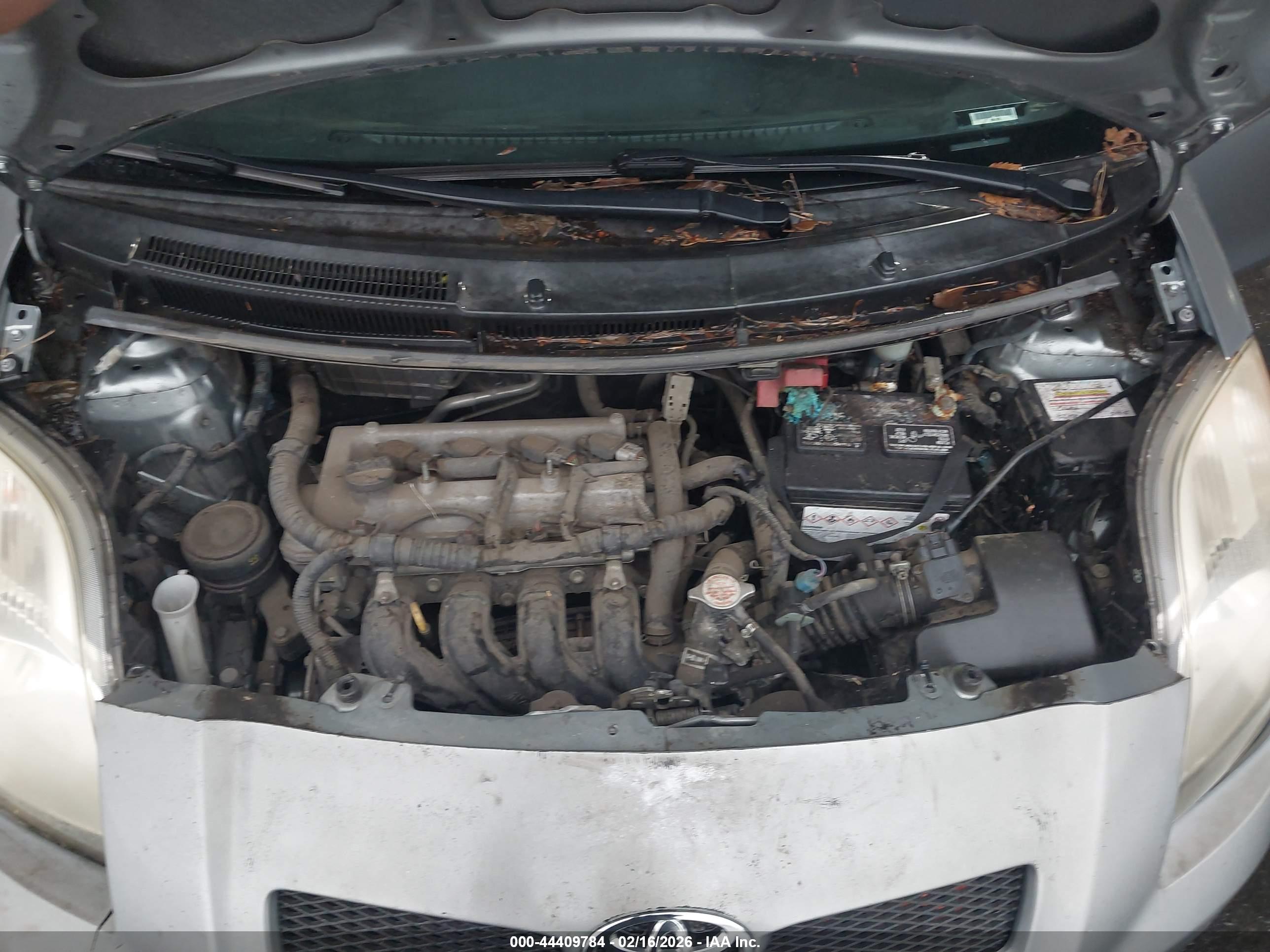 TOYOTA YARIS image 10