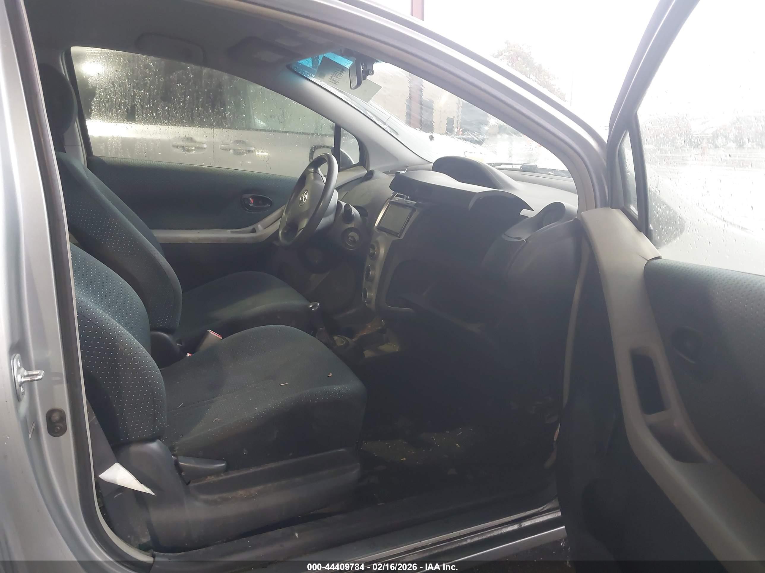 TOYOTA YARIS image 5