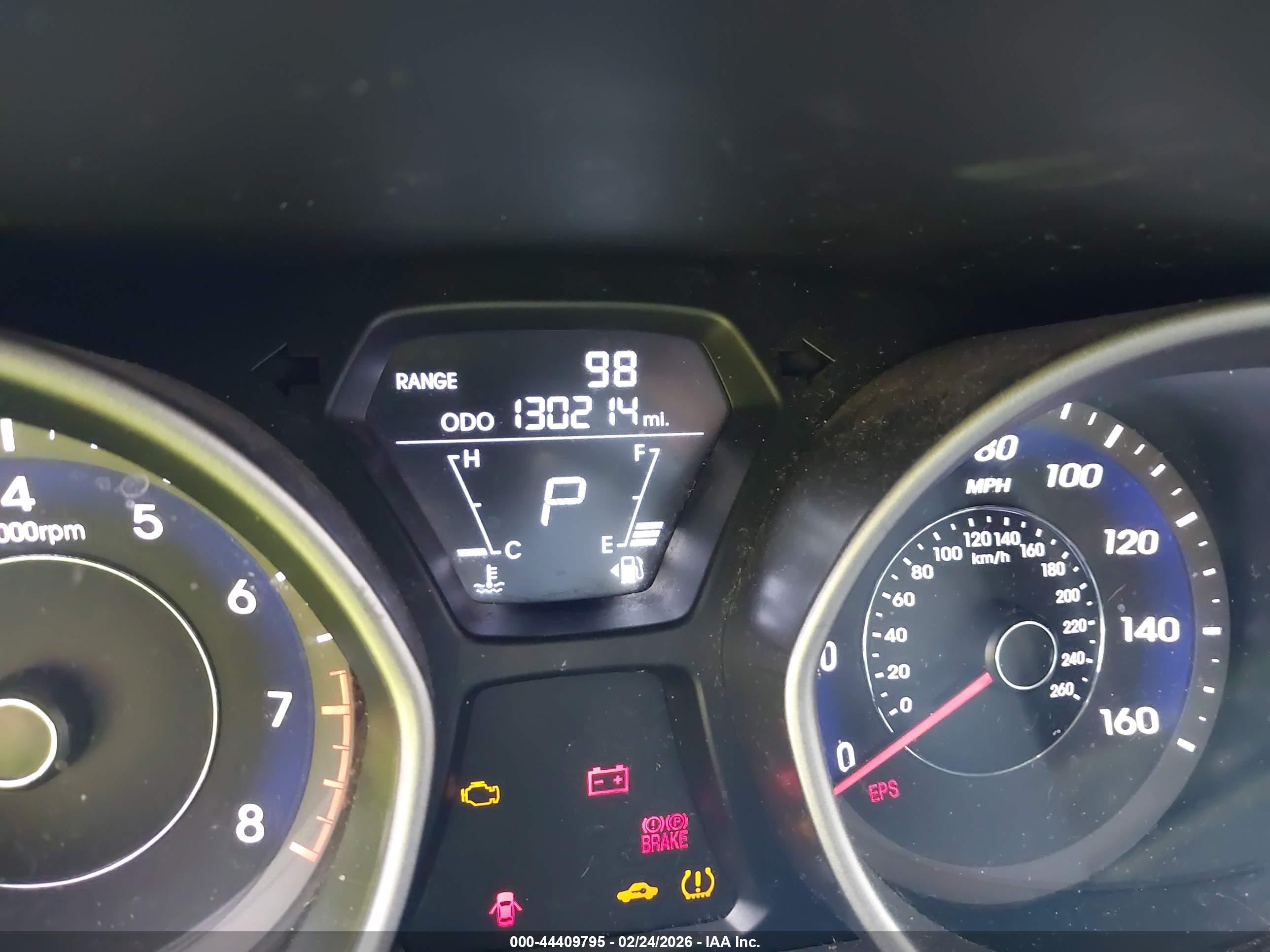 HYUNDAI ELANTRA image 7