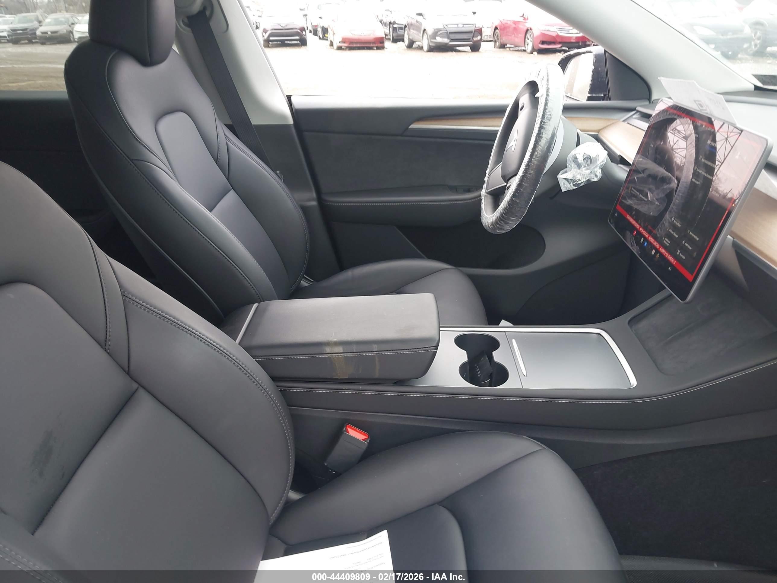 TESLA MODEL image 5