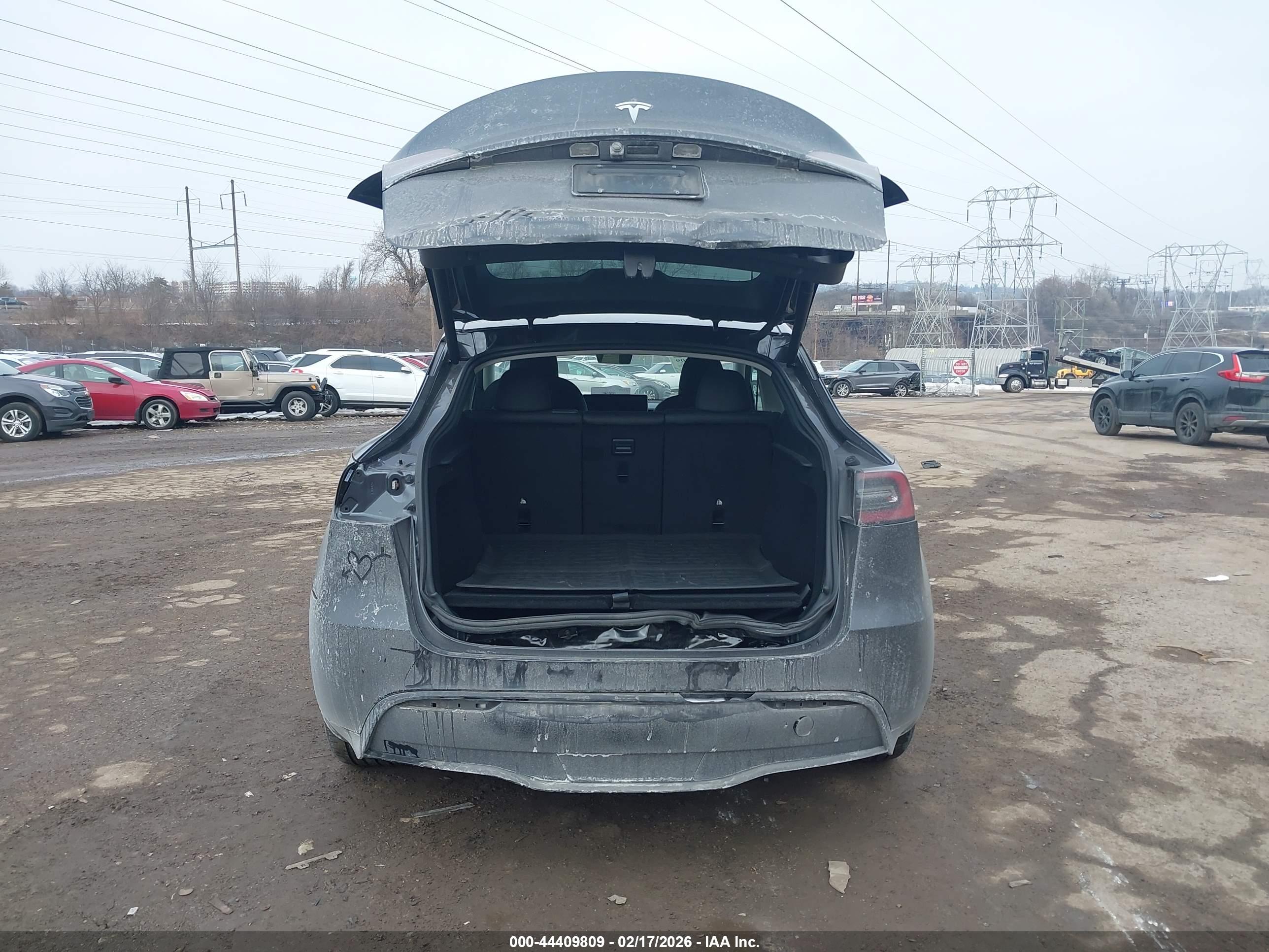TESLA MODEL image 6