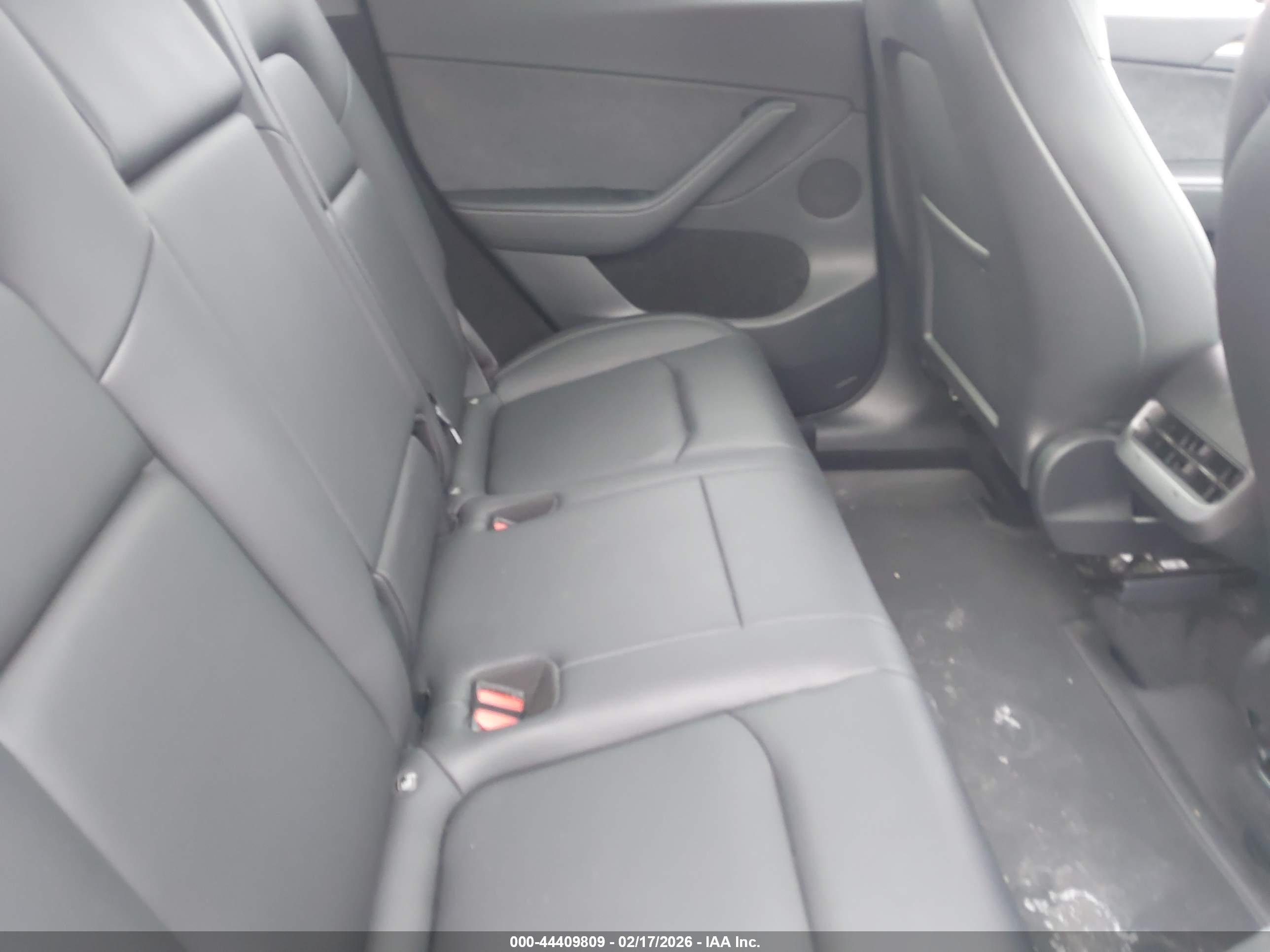 TESLA MODEL image 8