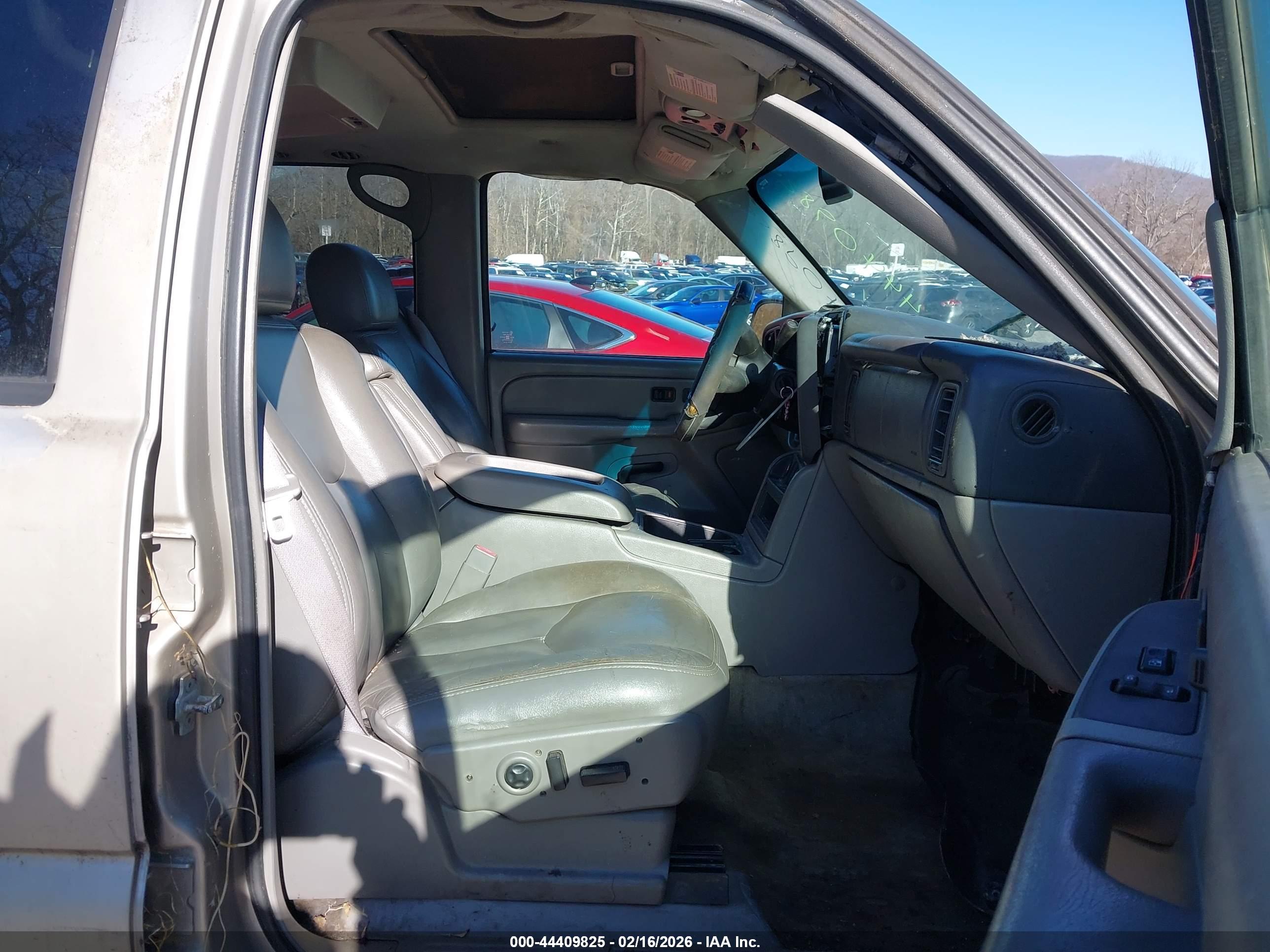 CHEVROLET TAHOE image 5