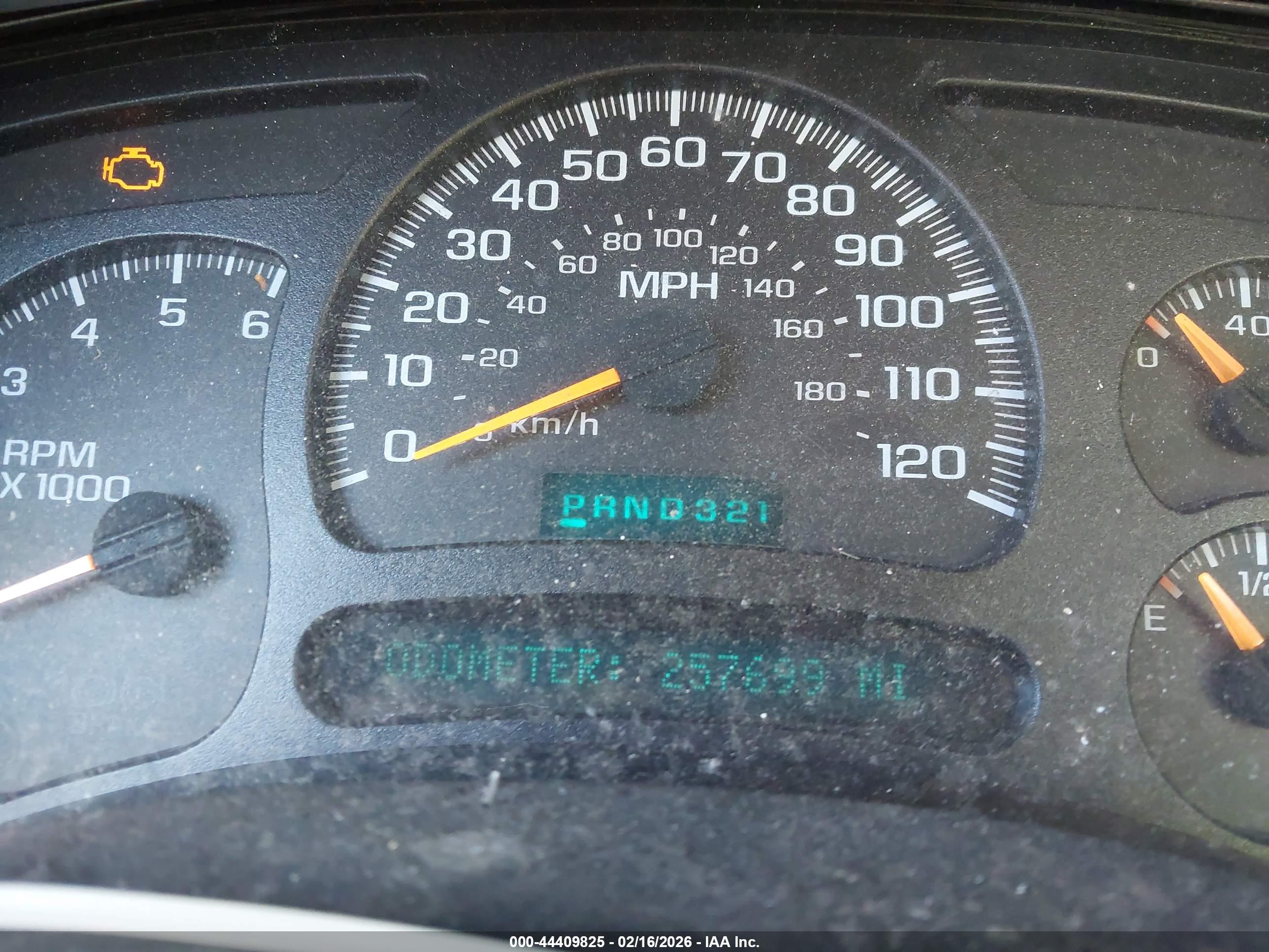 CHEVROLET TAHOE image 7