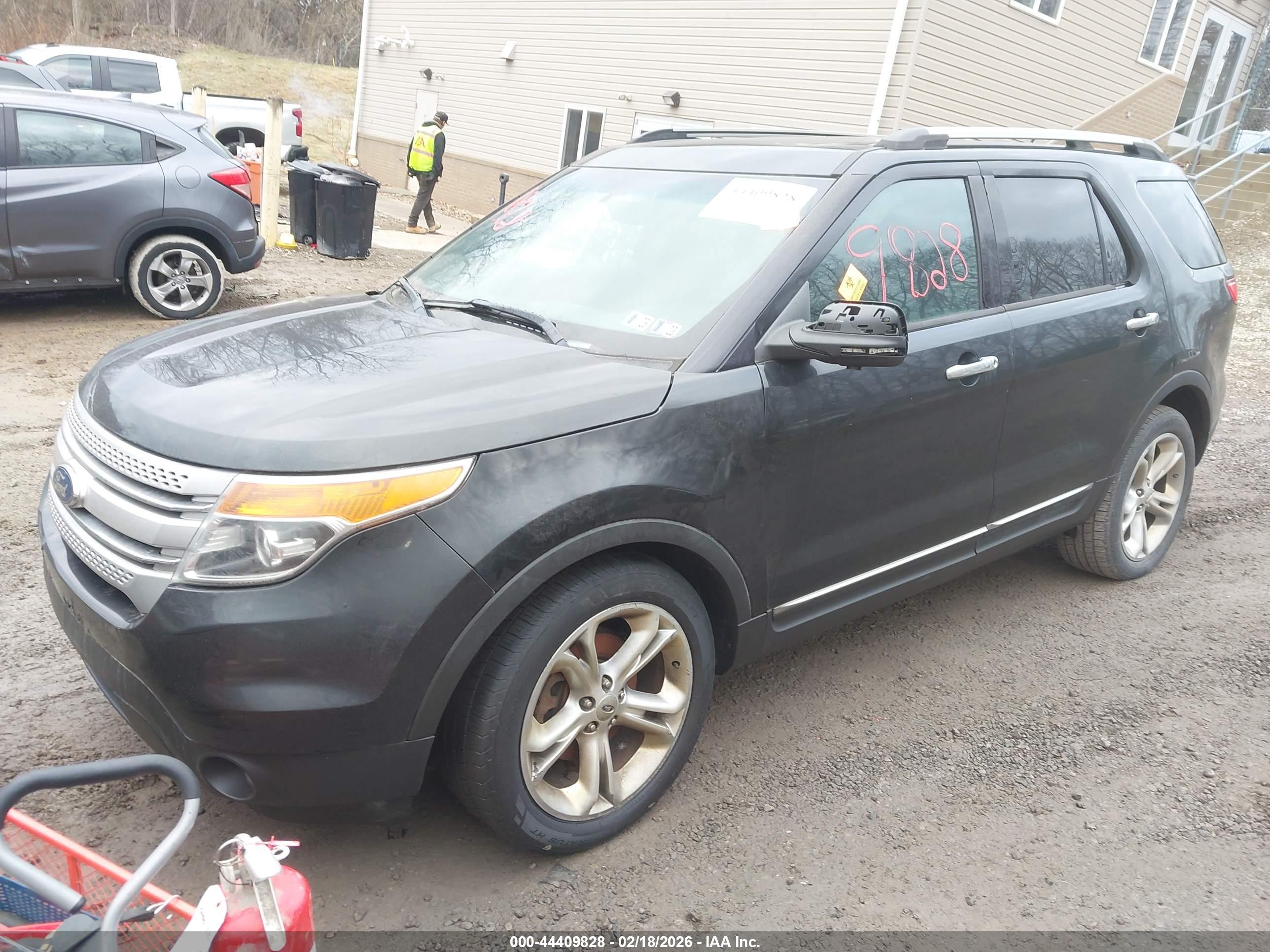 FORD EXPLORER image 2