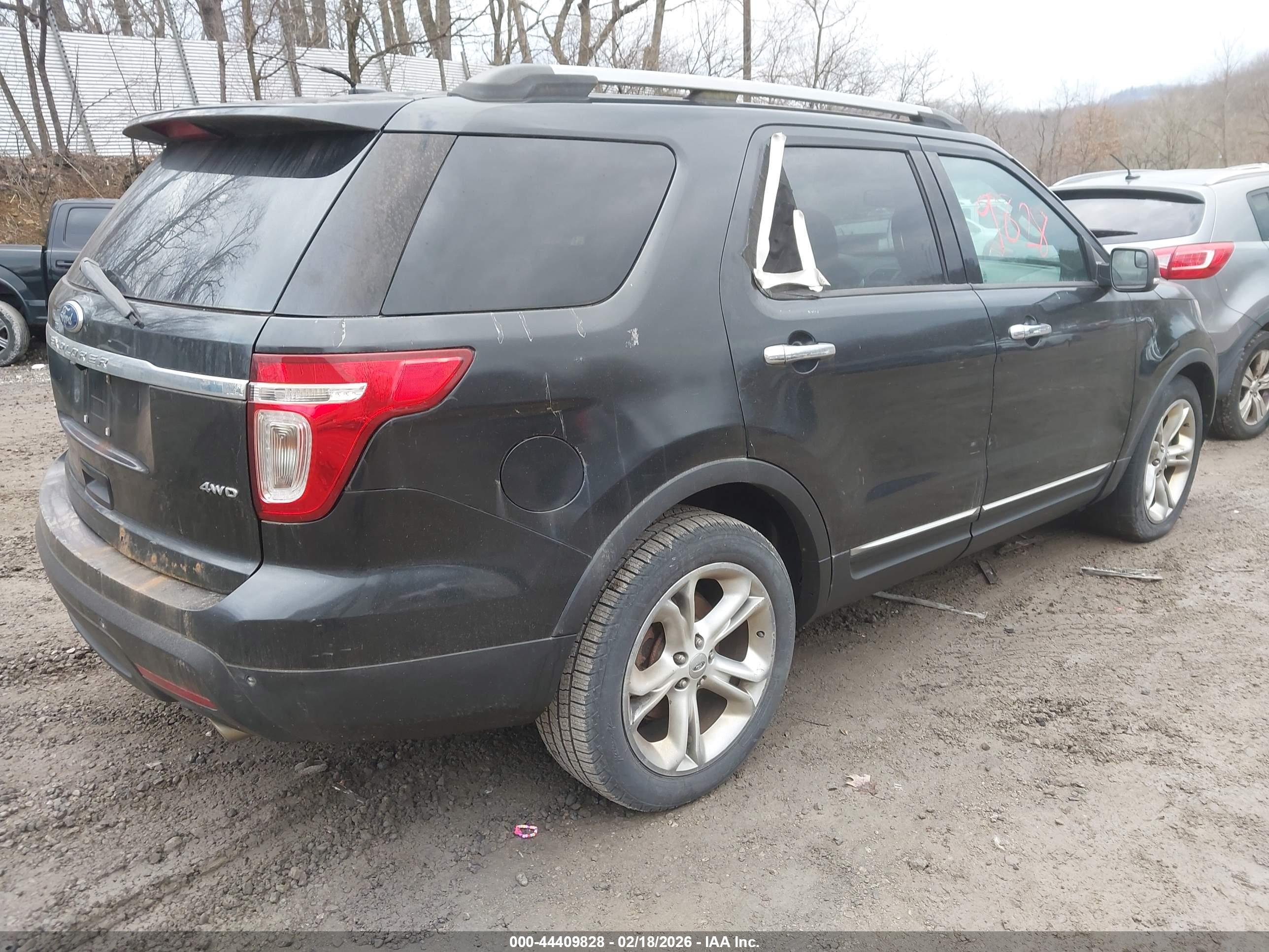FORD EXPLORER image 4