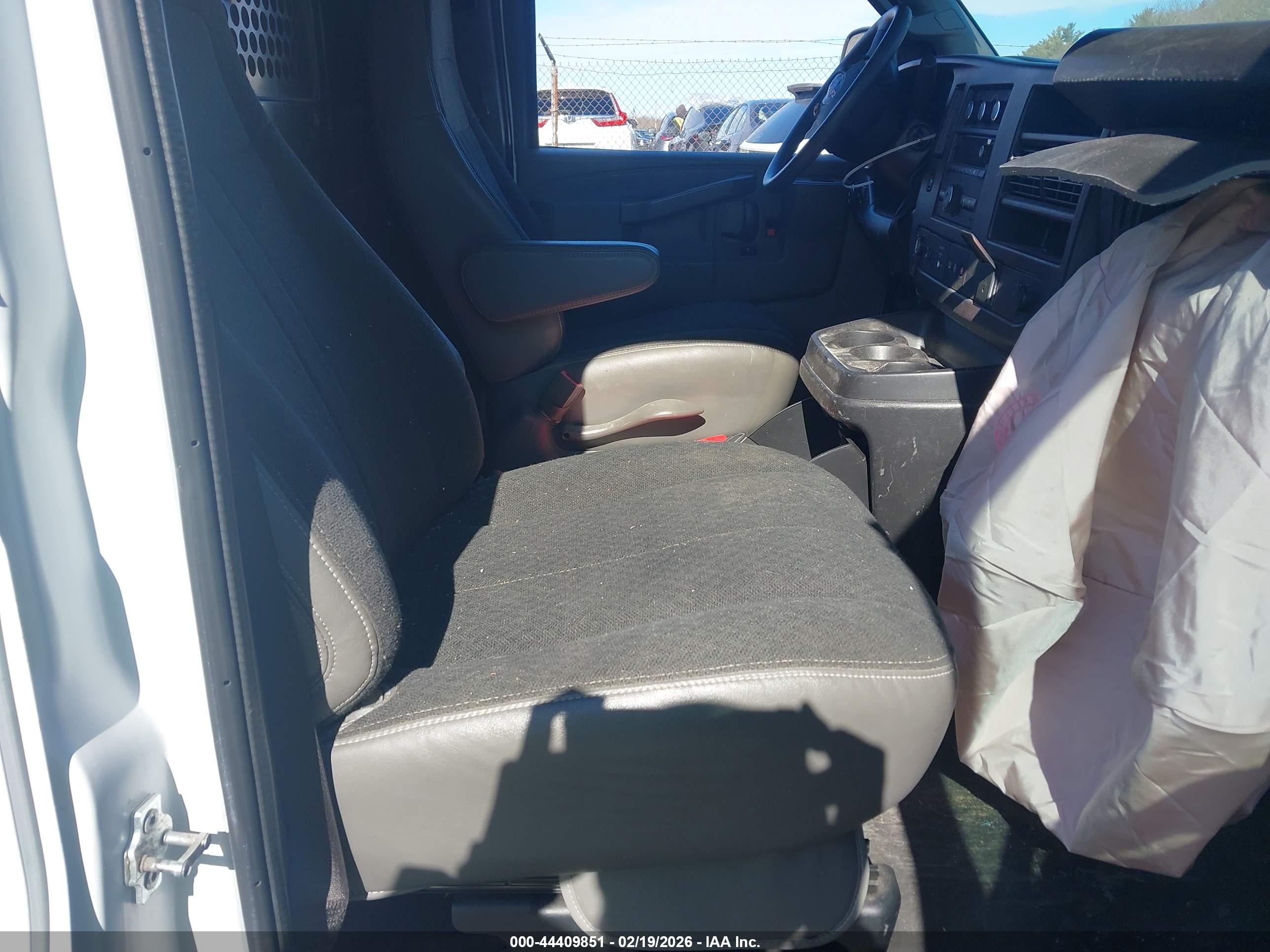 GMC SAVANA image 5