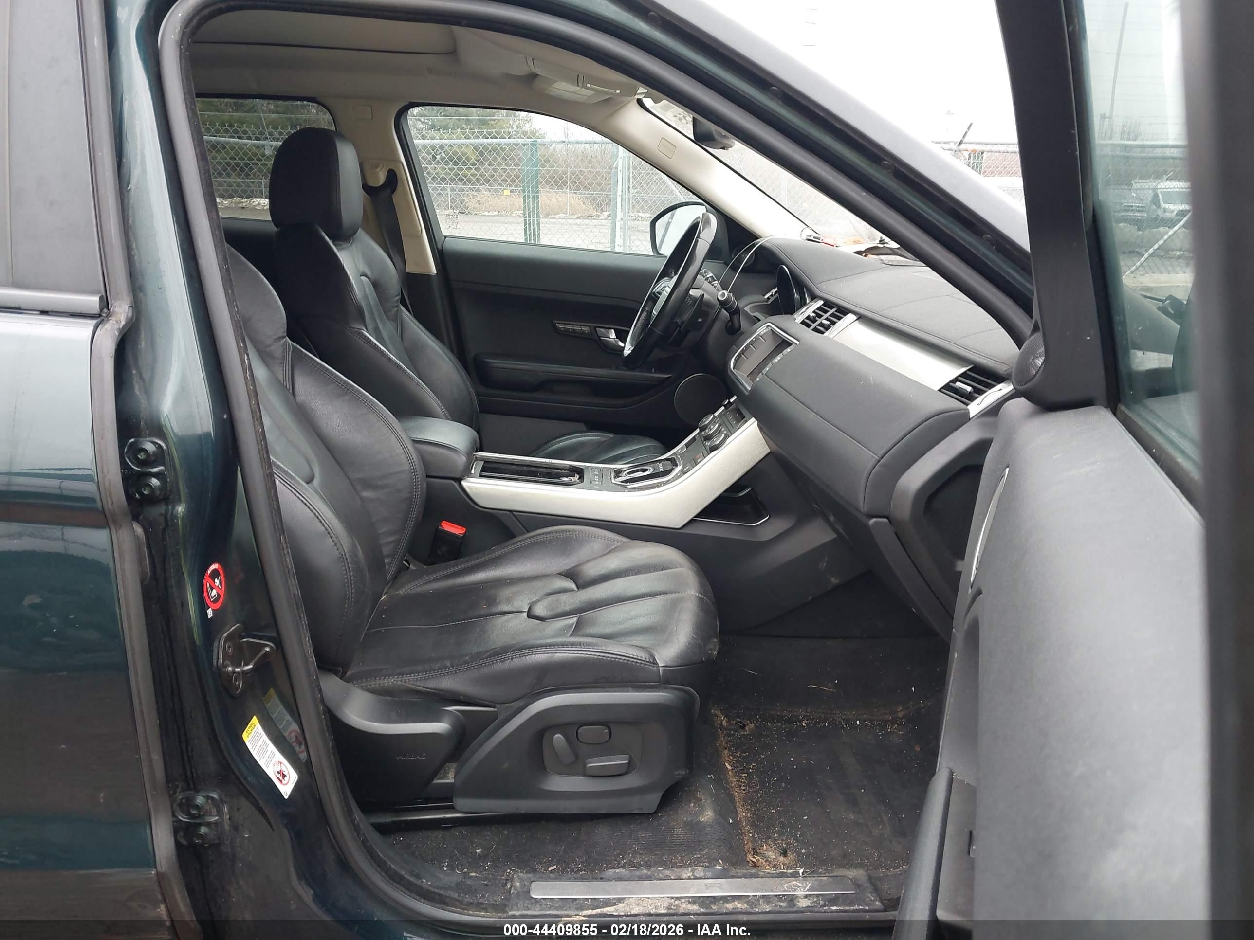 LAND ROVER image 5