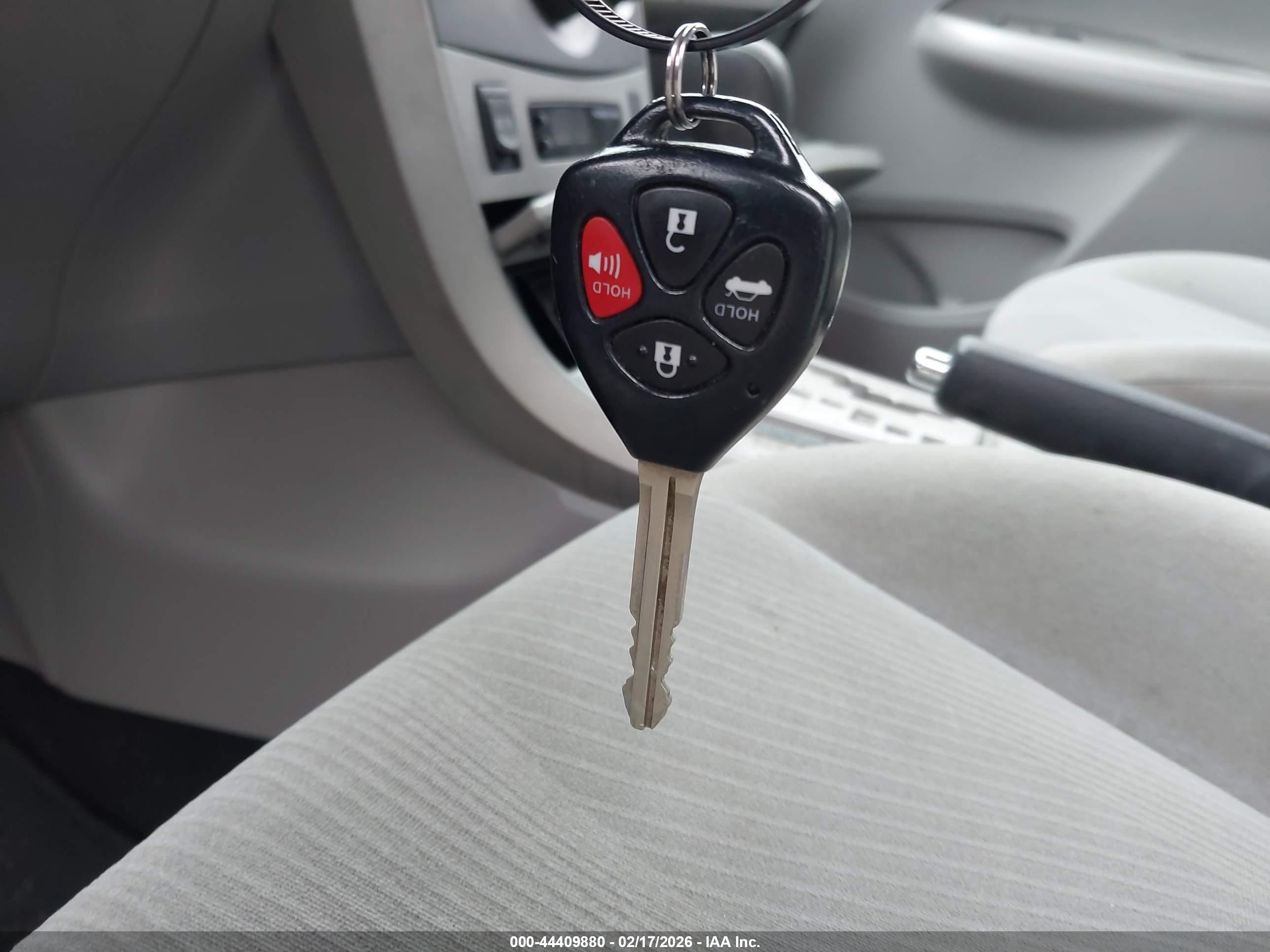 TOYOTA COROLLA image 11