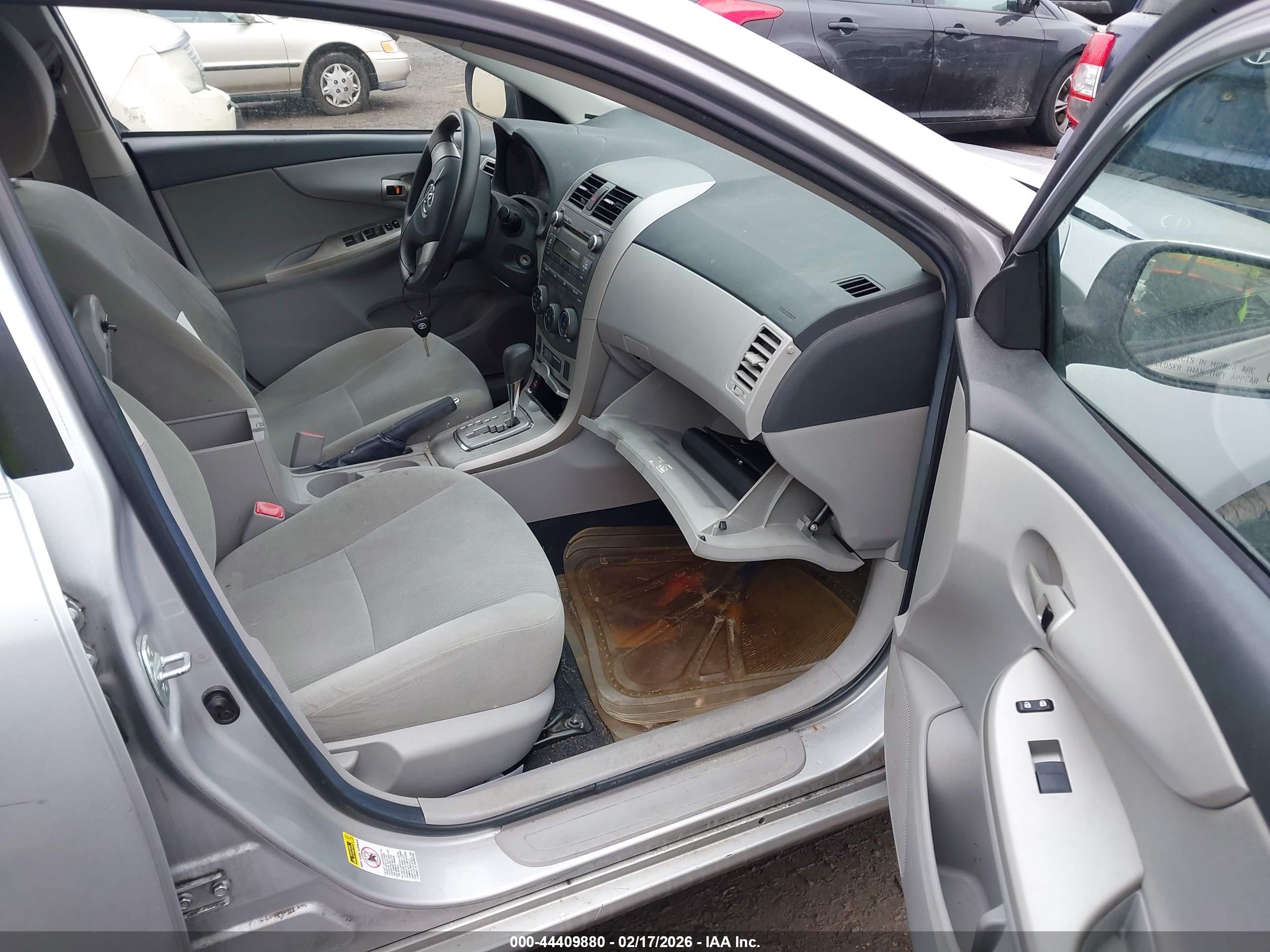 TOYOTA COROLLA image 5
