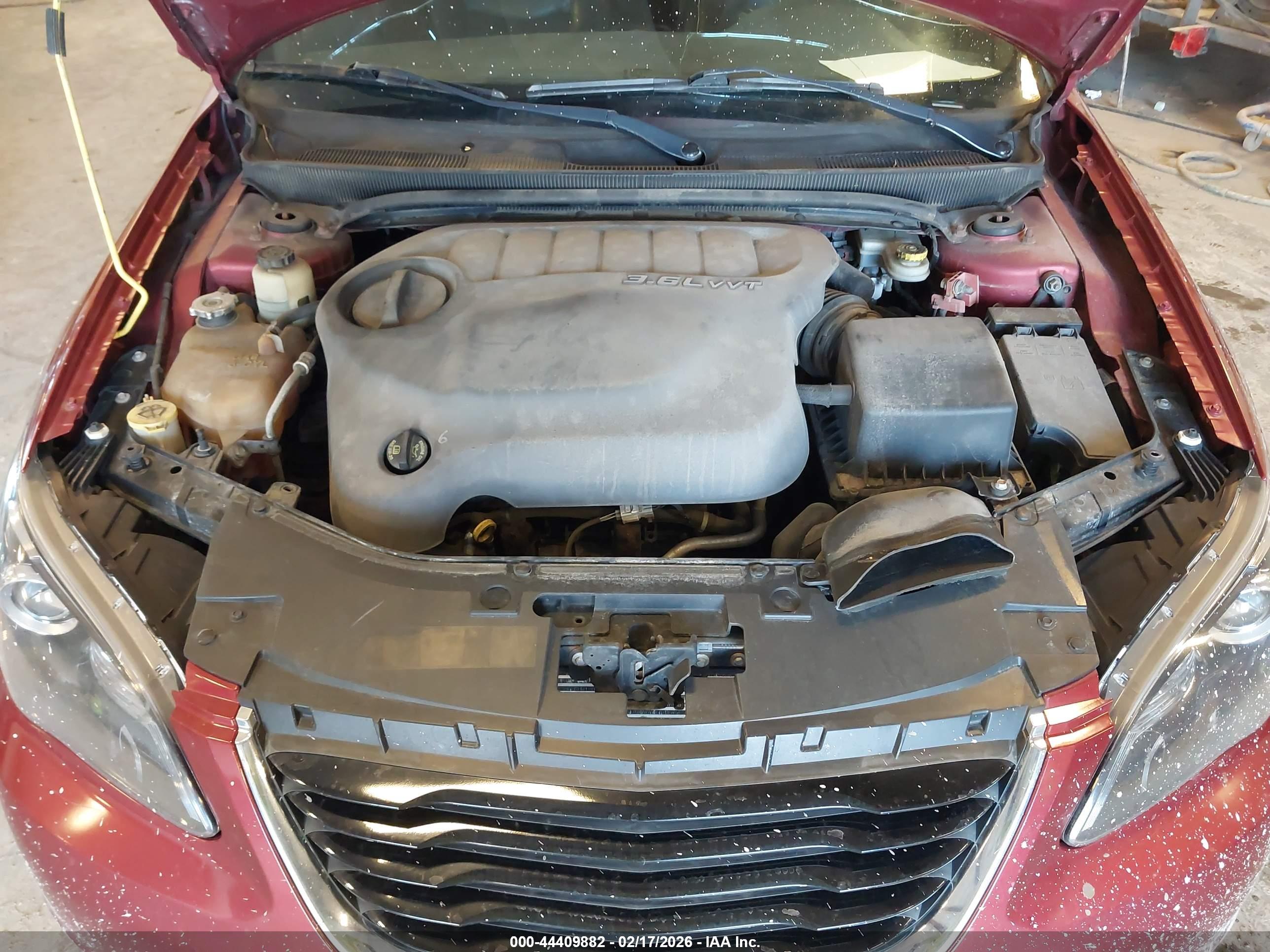 CHRYSLER 200 image 10