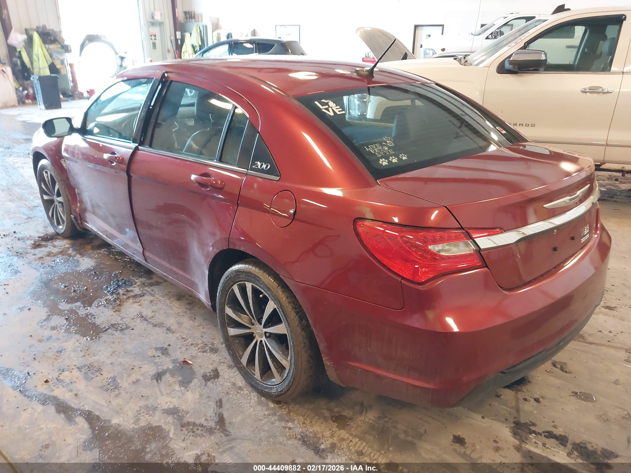 CHRYSLER 200 image 3