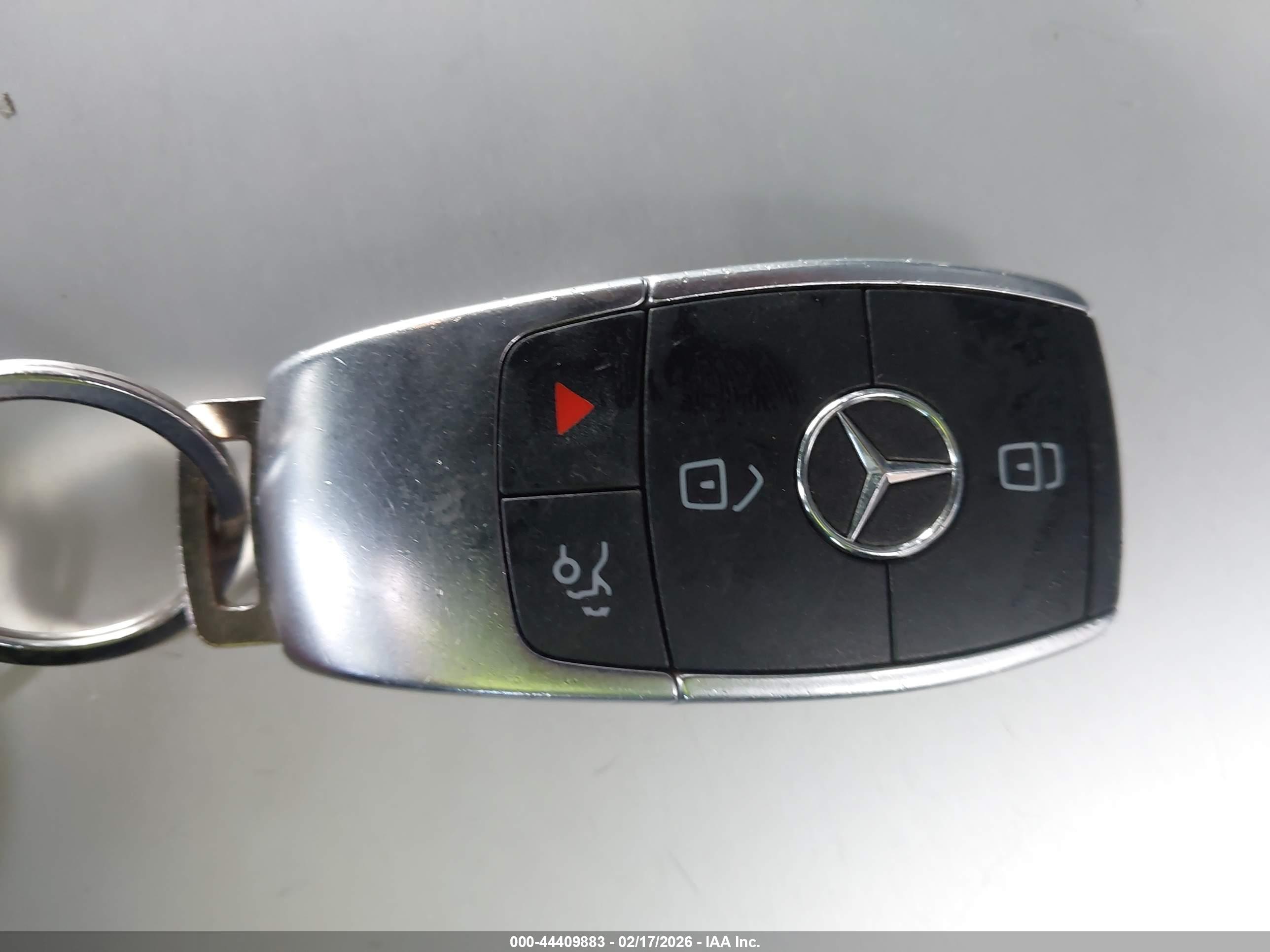 MERCEDES-BENZ C image 11