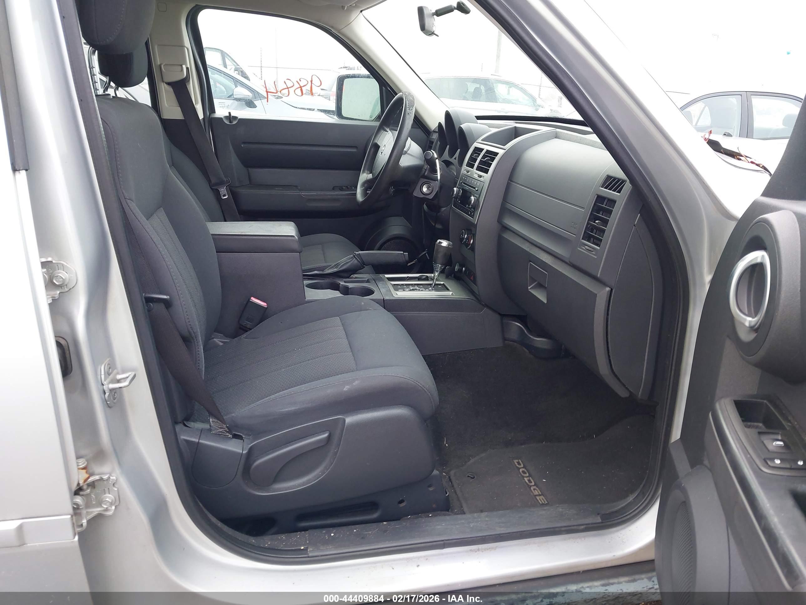 DODGE NITRO image 5