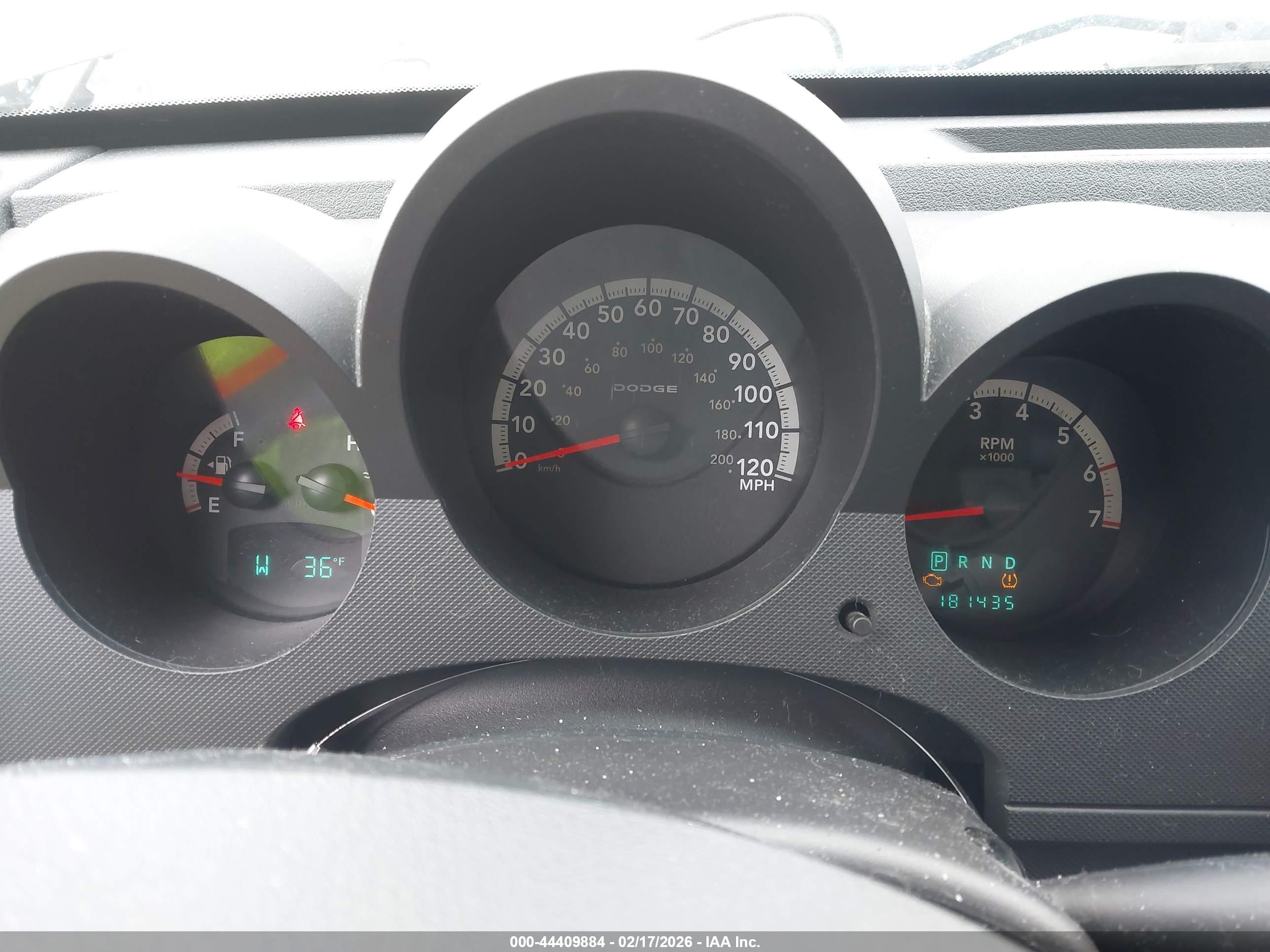 DODGE NITRO image 7
