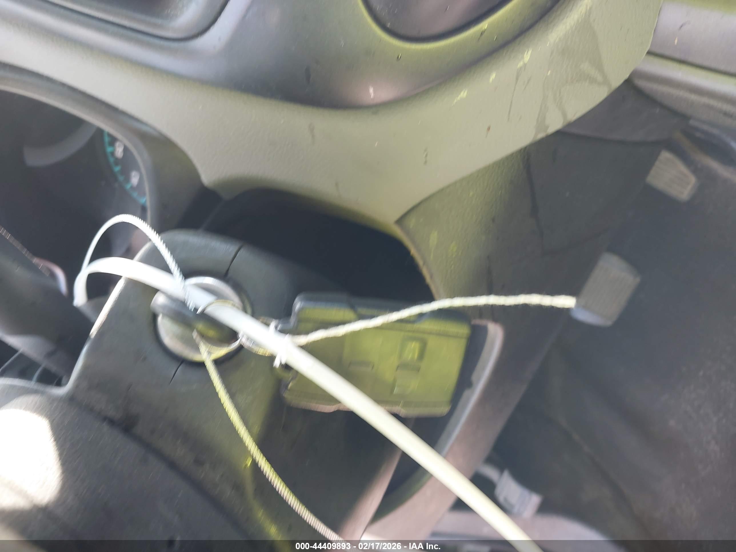 CHEVROLET COLORADO image 11
