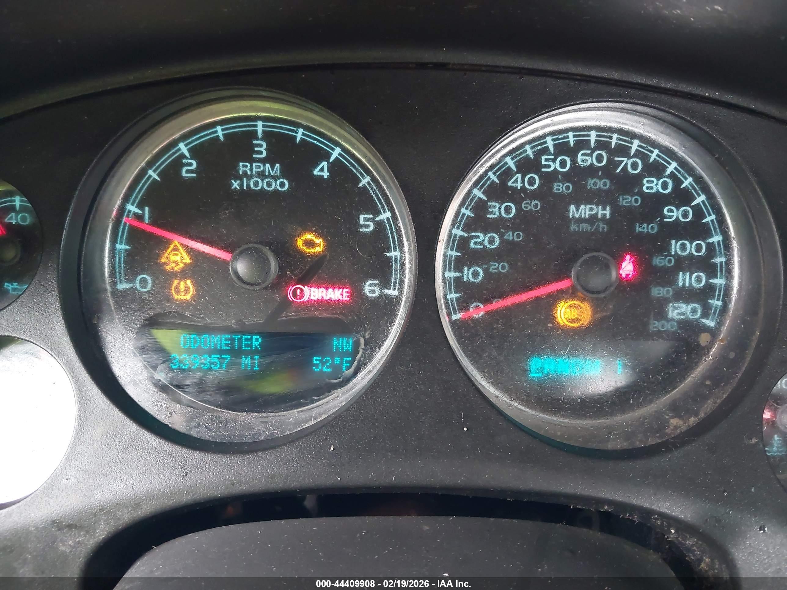 CHEVROLET SILVERADO image 7