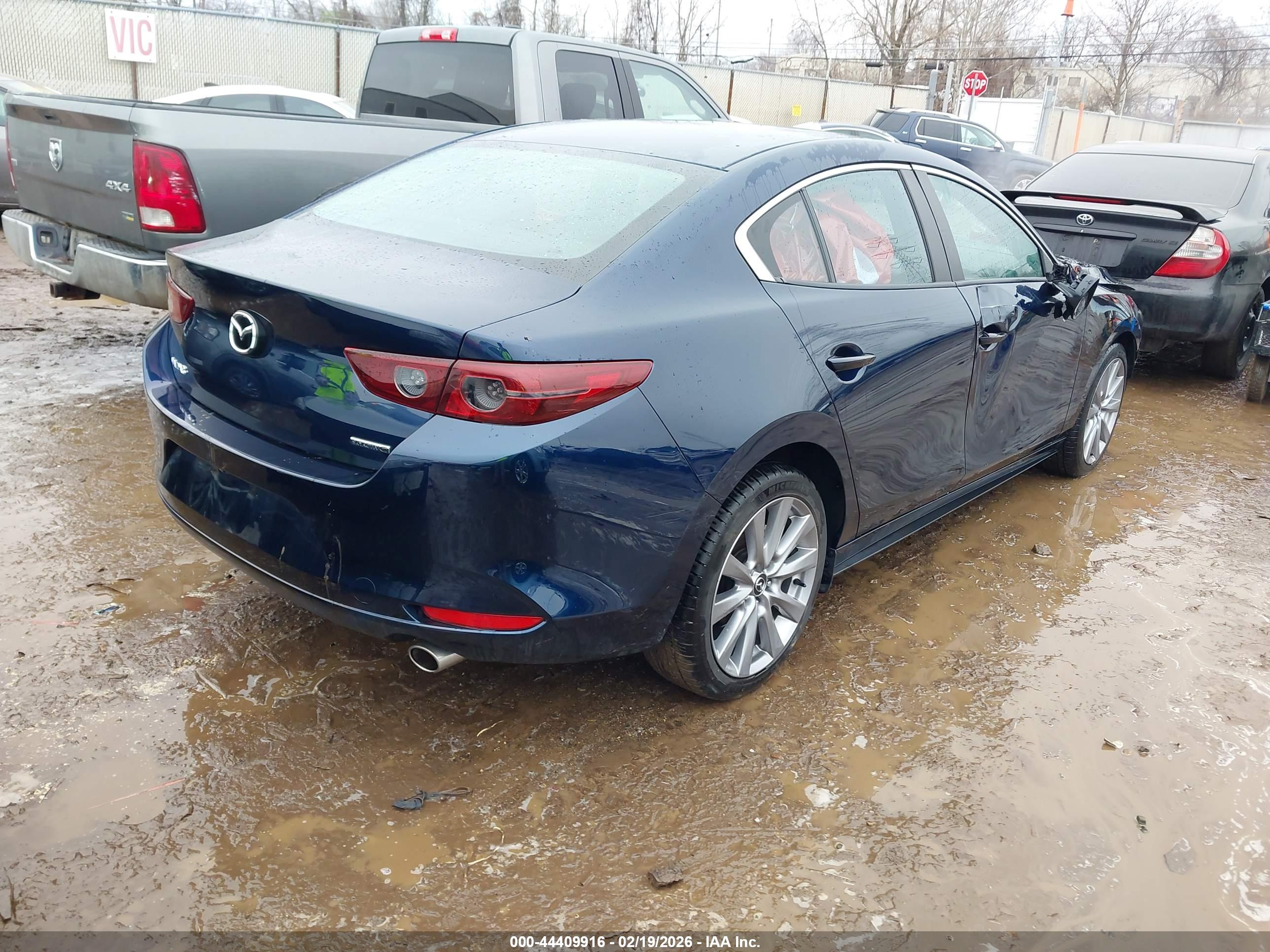 MAZDA MAZDA3 image 4