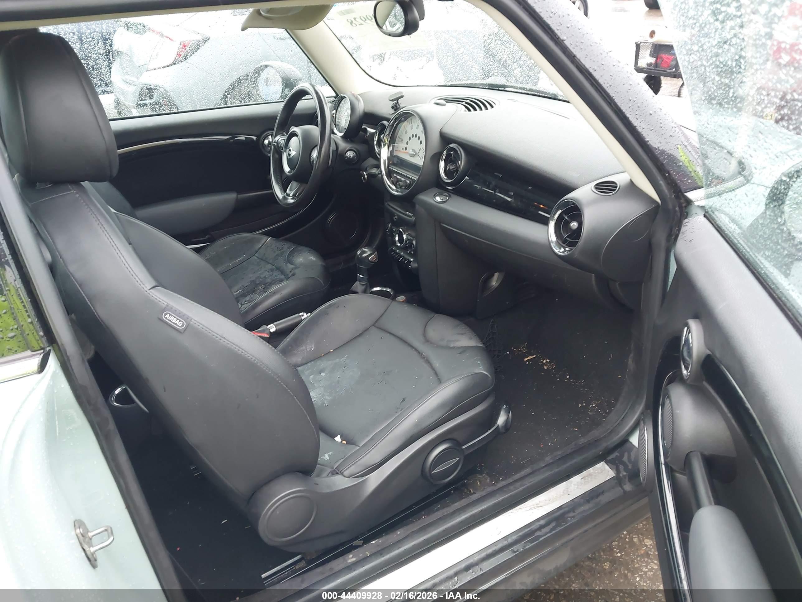 MINI COOPER image 5