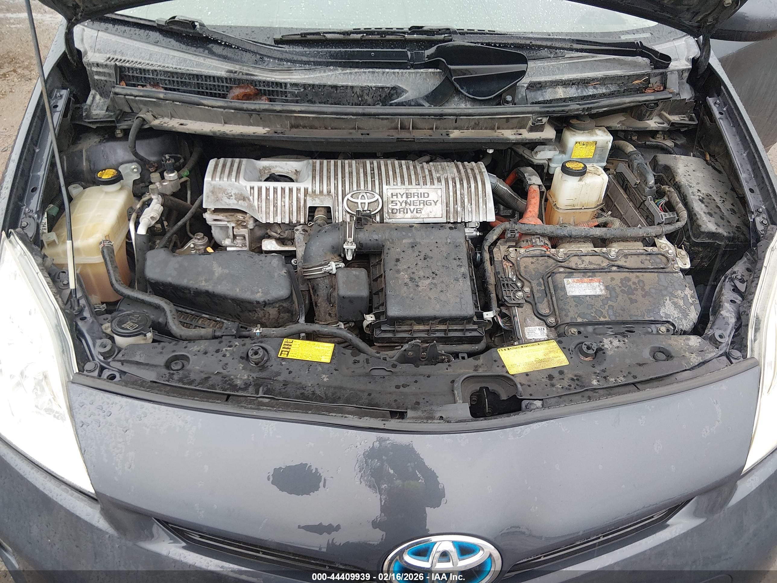TOYOTA PRIUS image 10
