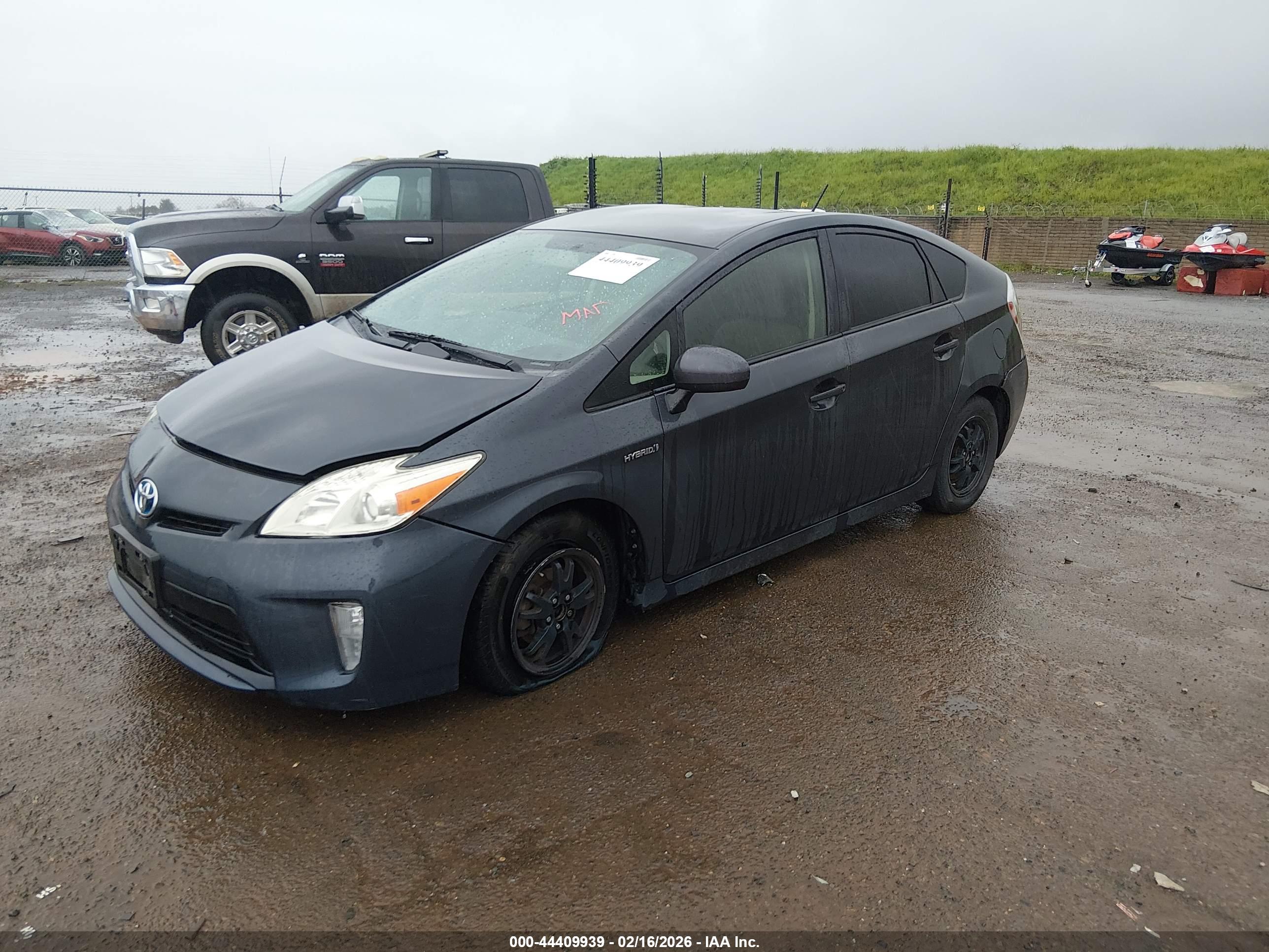 TOYOTA PRIUS image 2