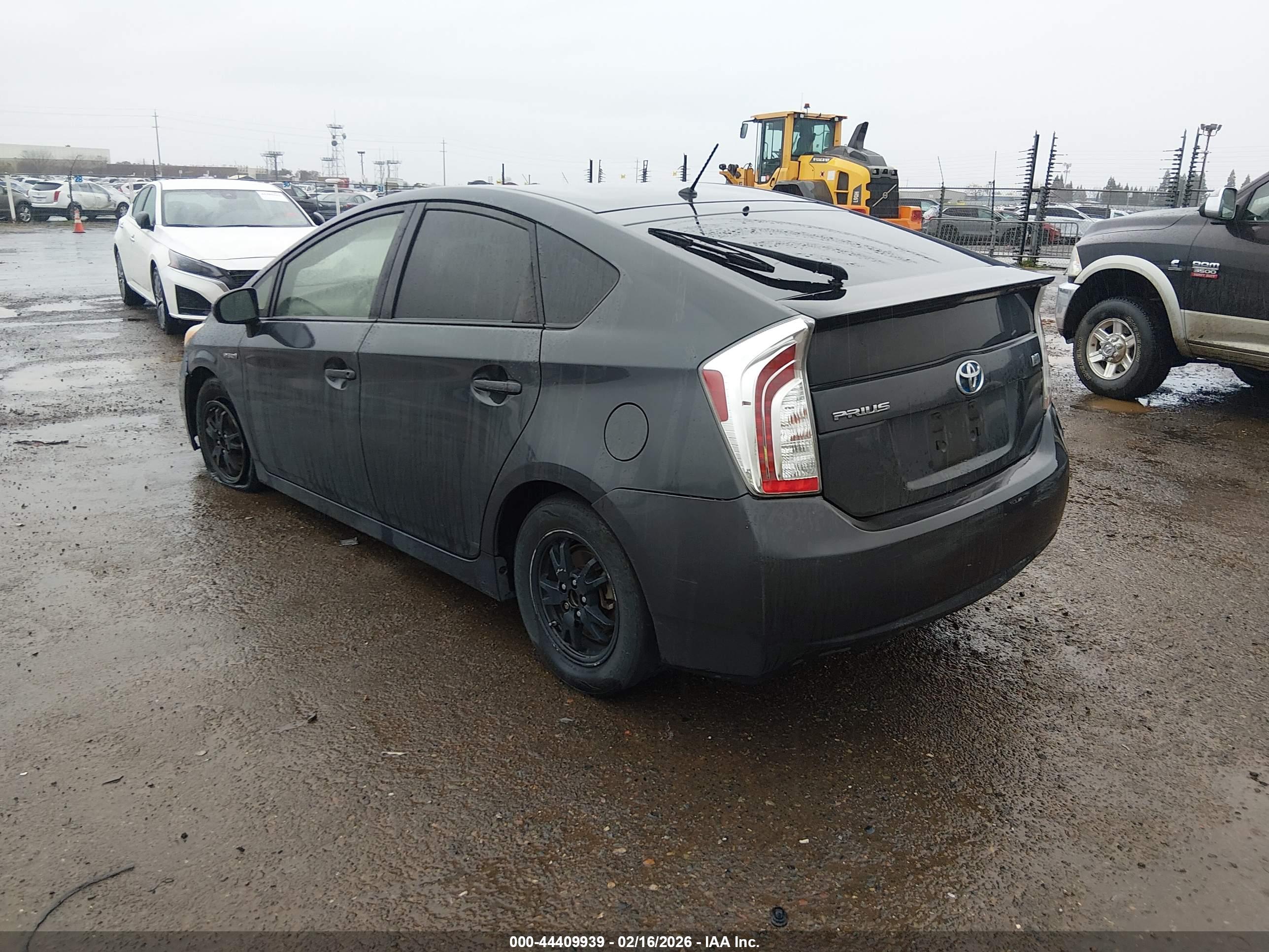 TOYOTA PRIUS image 3