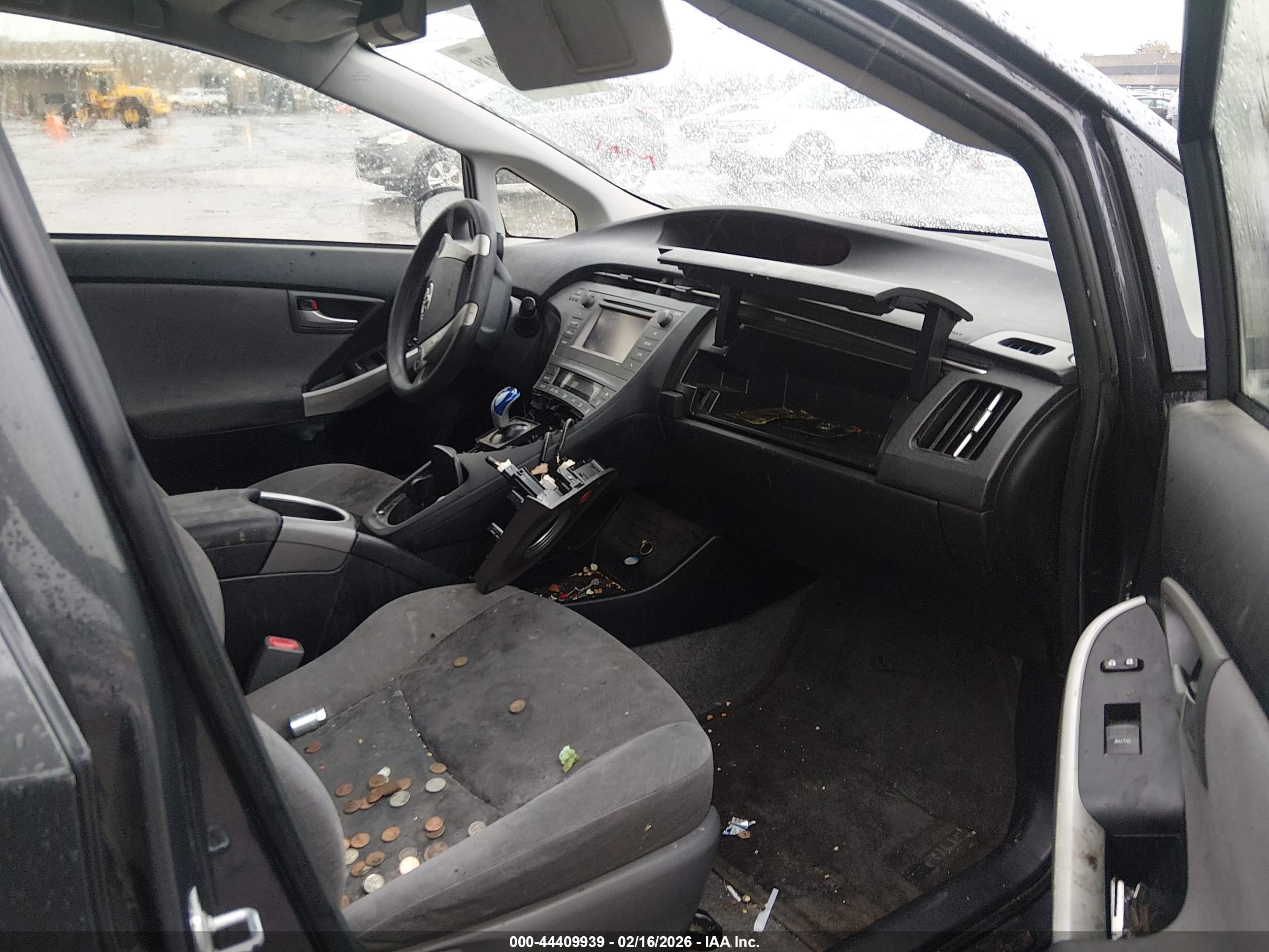 TOYOTA PRIUS image 5