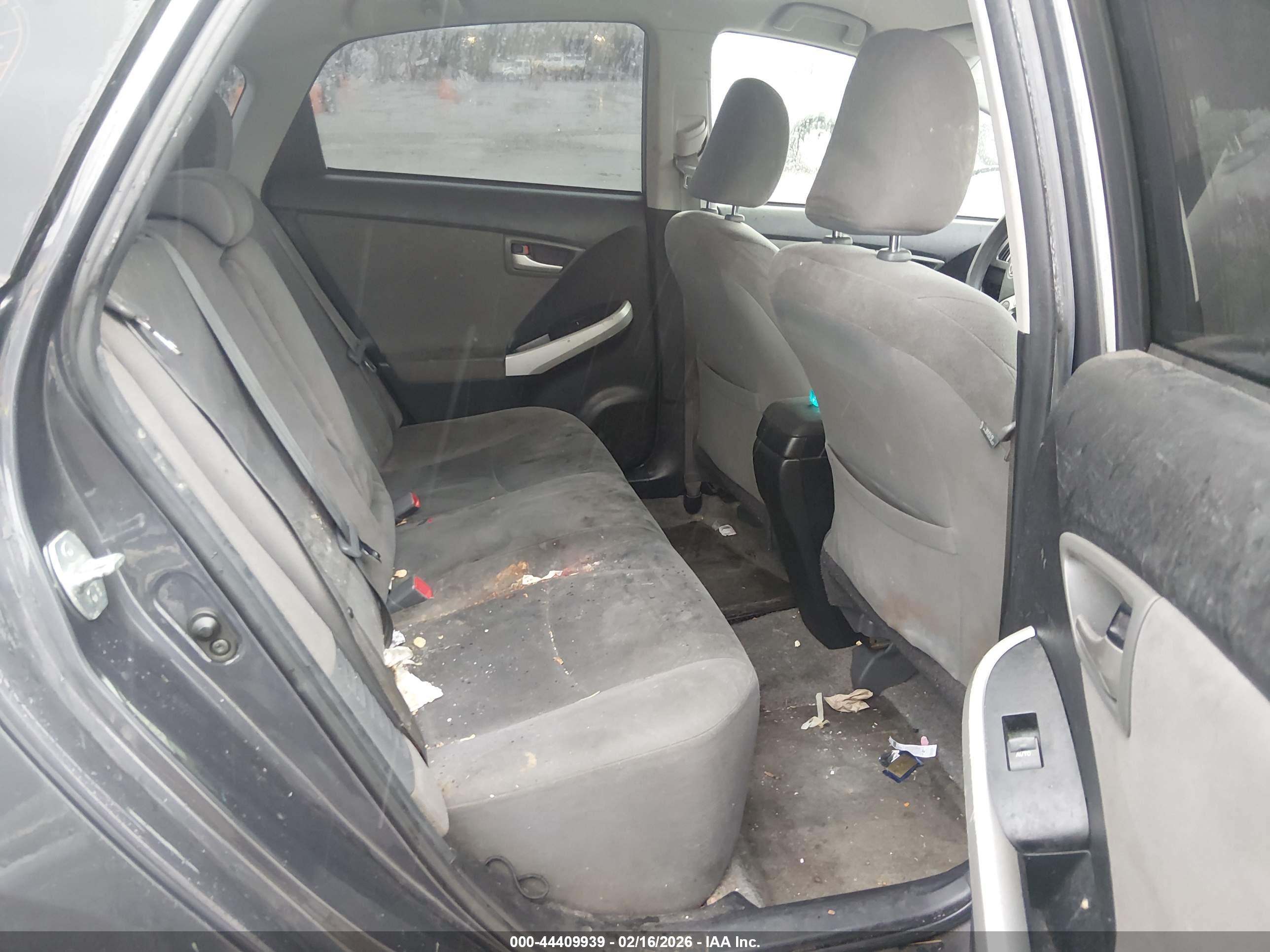 TOYOTA PRIUS image 8