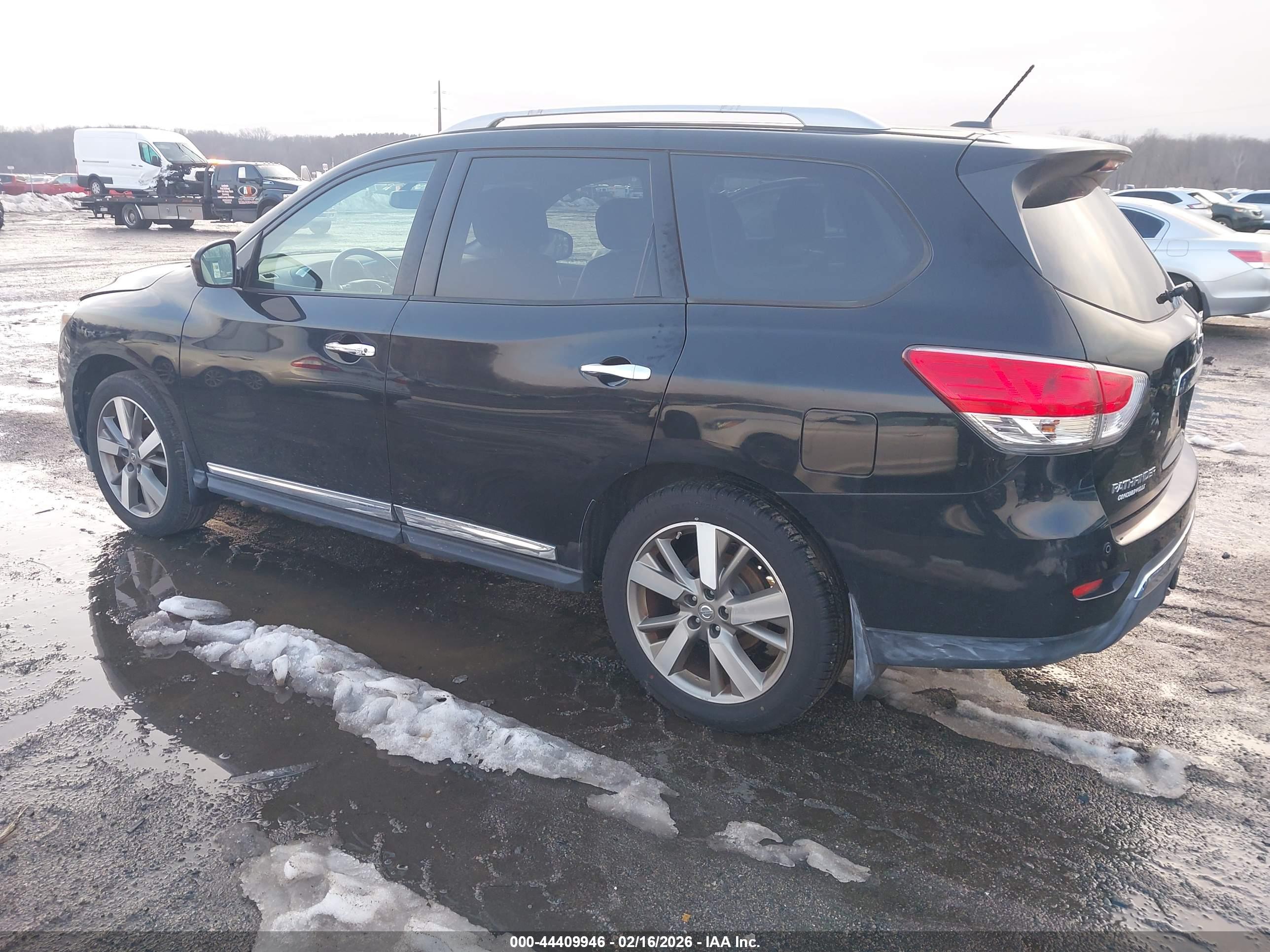 NISSAN PATHFINDER image 3