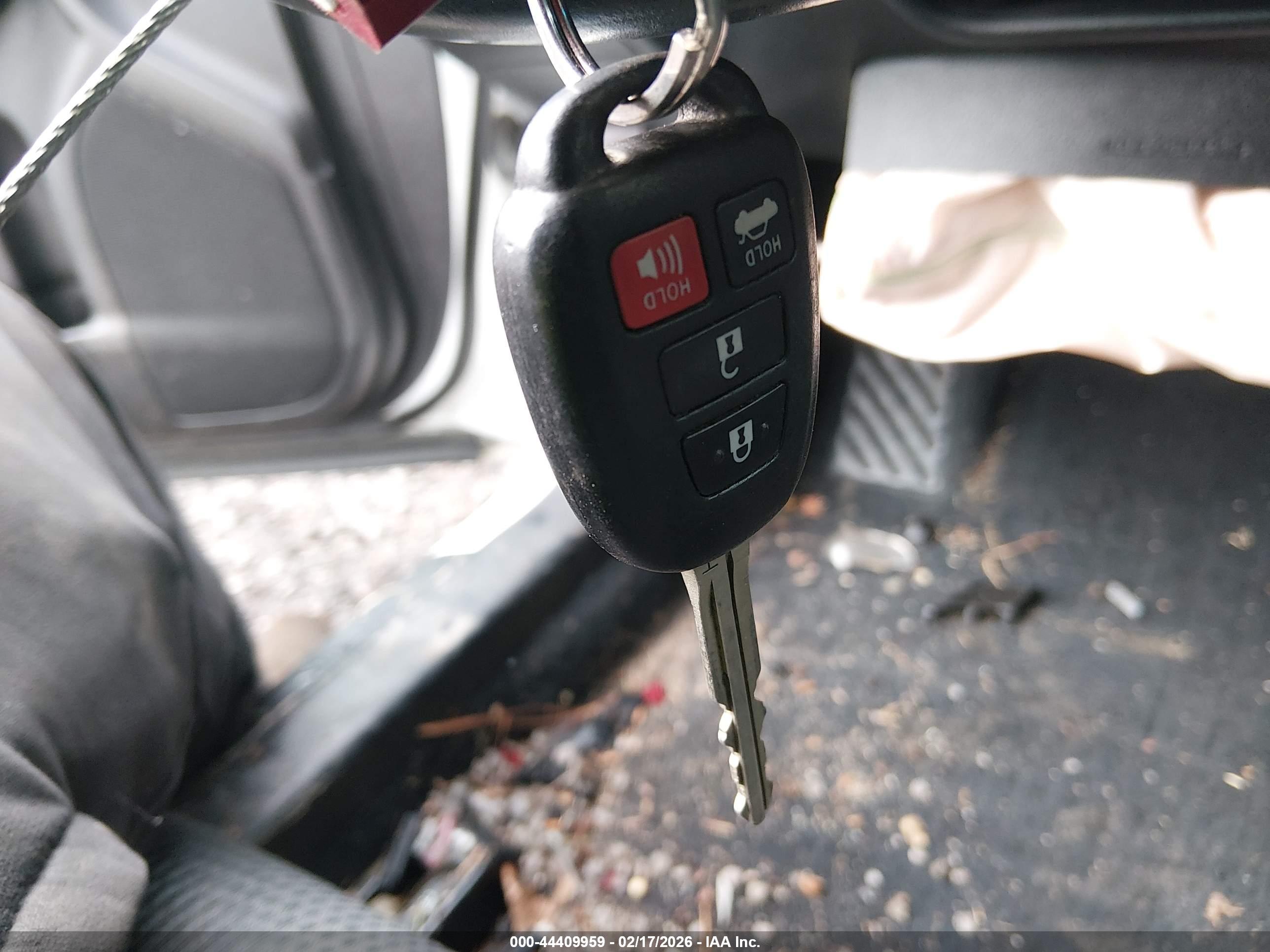 TOYOTA CAMRY image 11