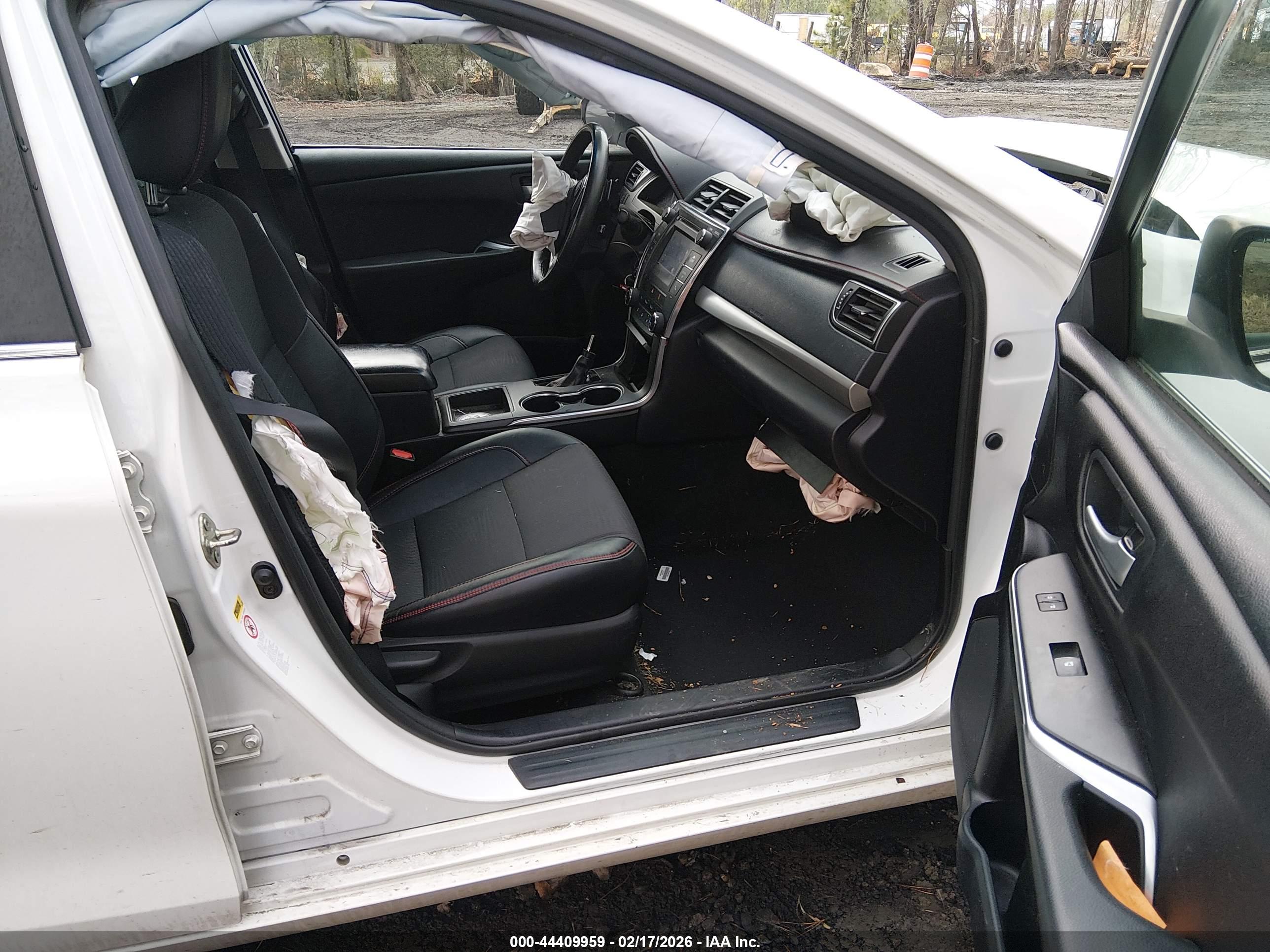 TOYOTA CAMRY image 5
