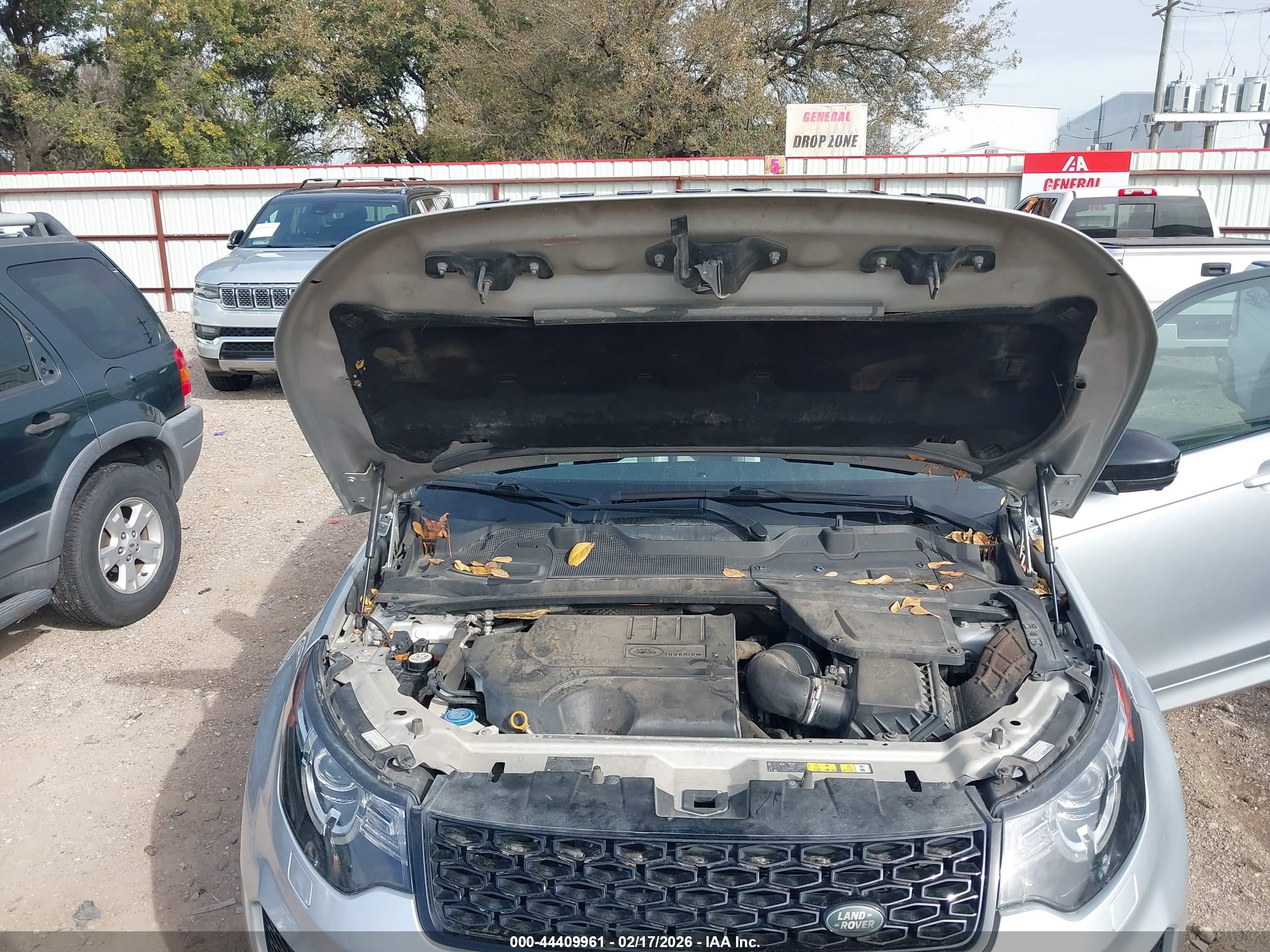 LAND ROVER image 10