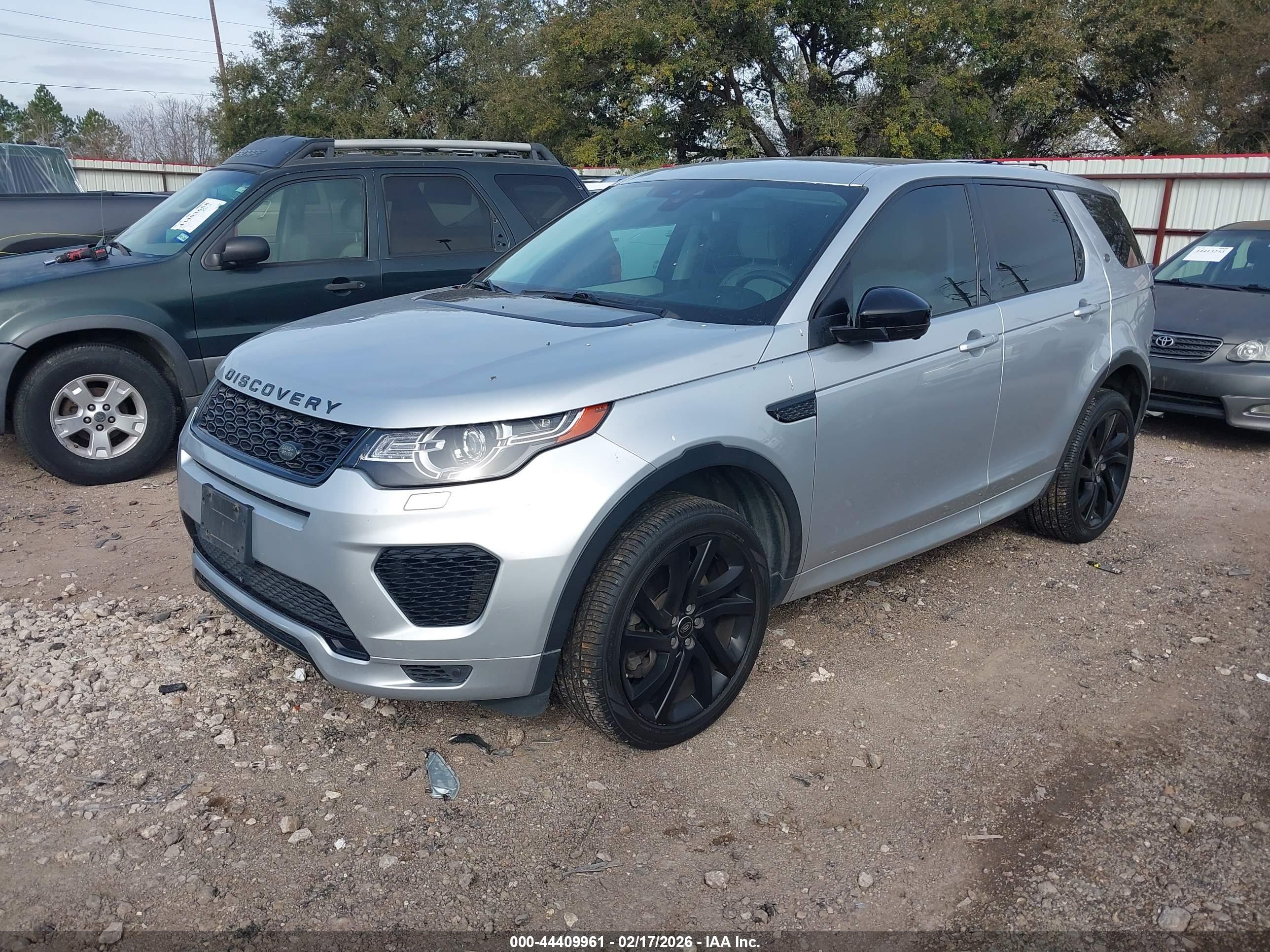 LAND ROVER image 2