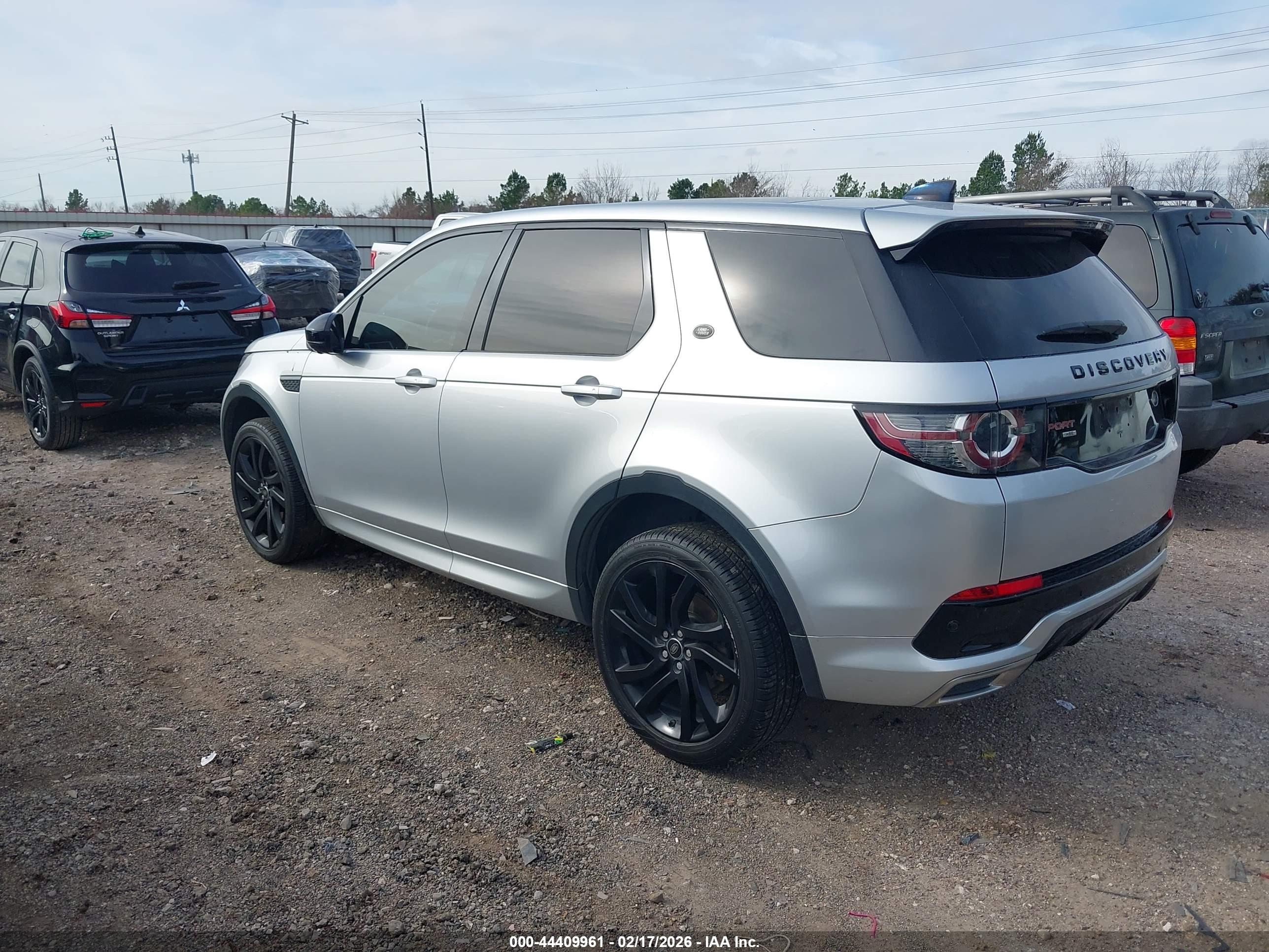 LAND ROVER image 3
