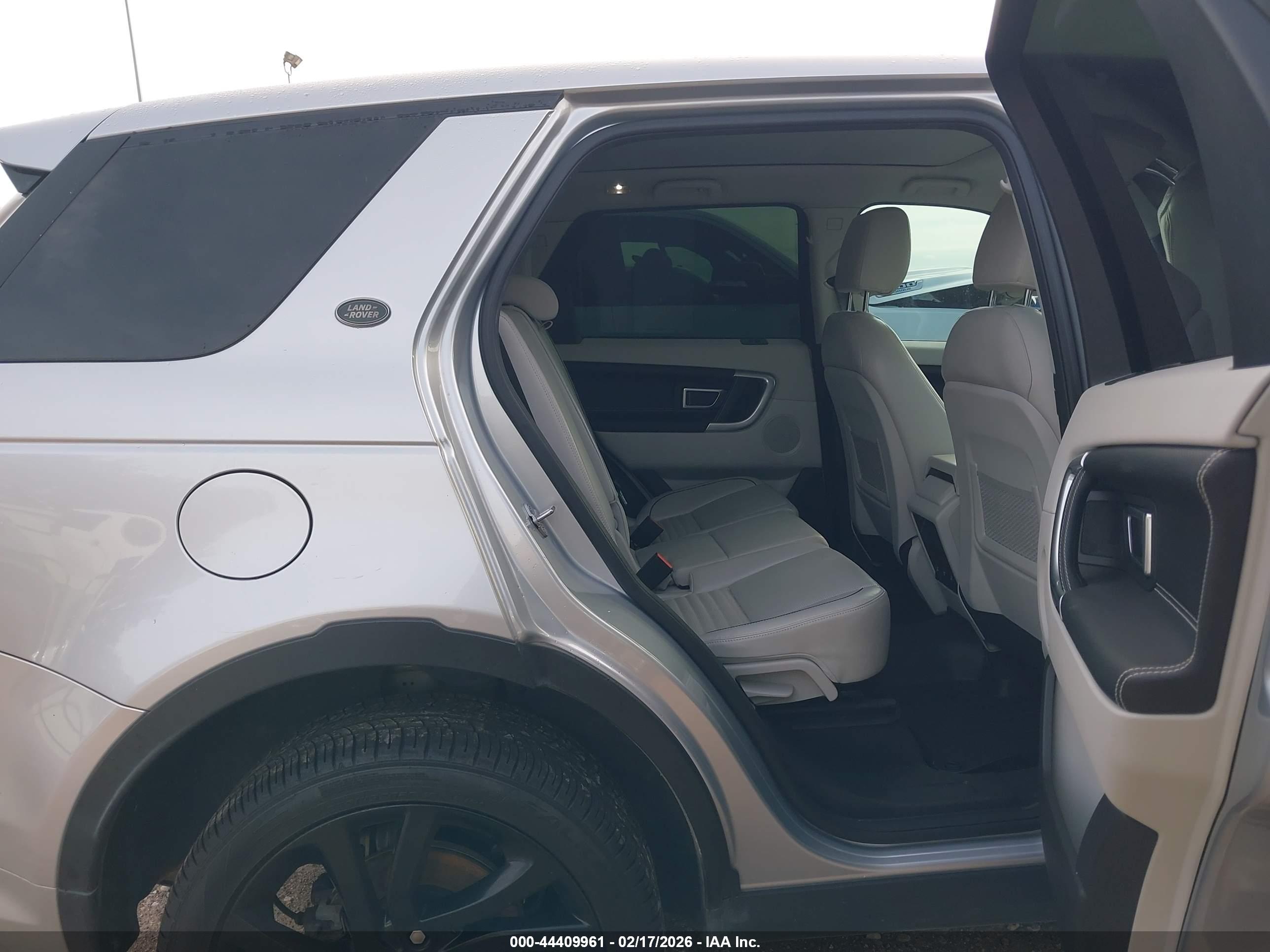 LAND ROVER image 8