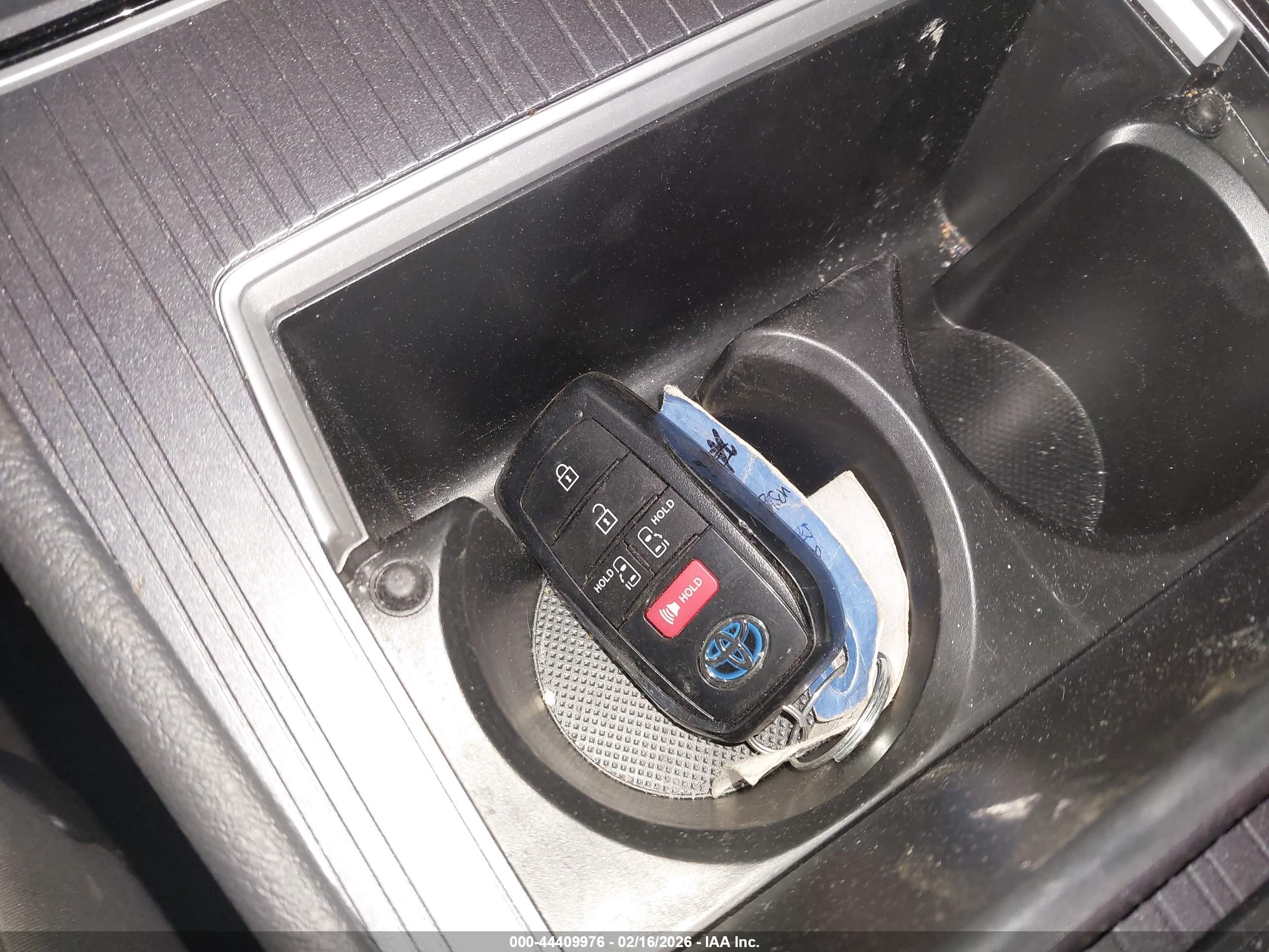 TOYOTA SIENNA image 11