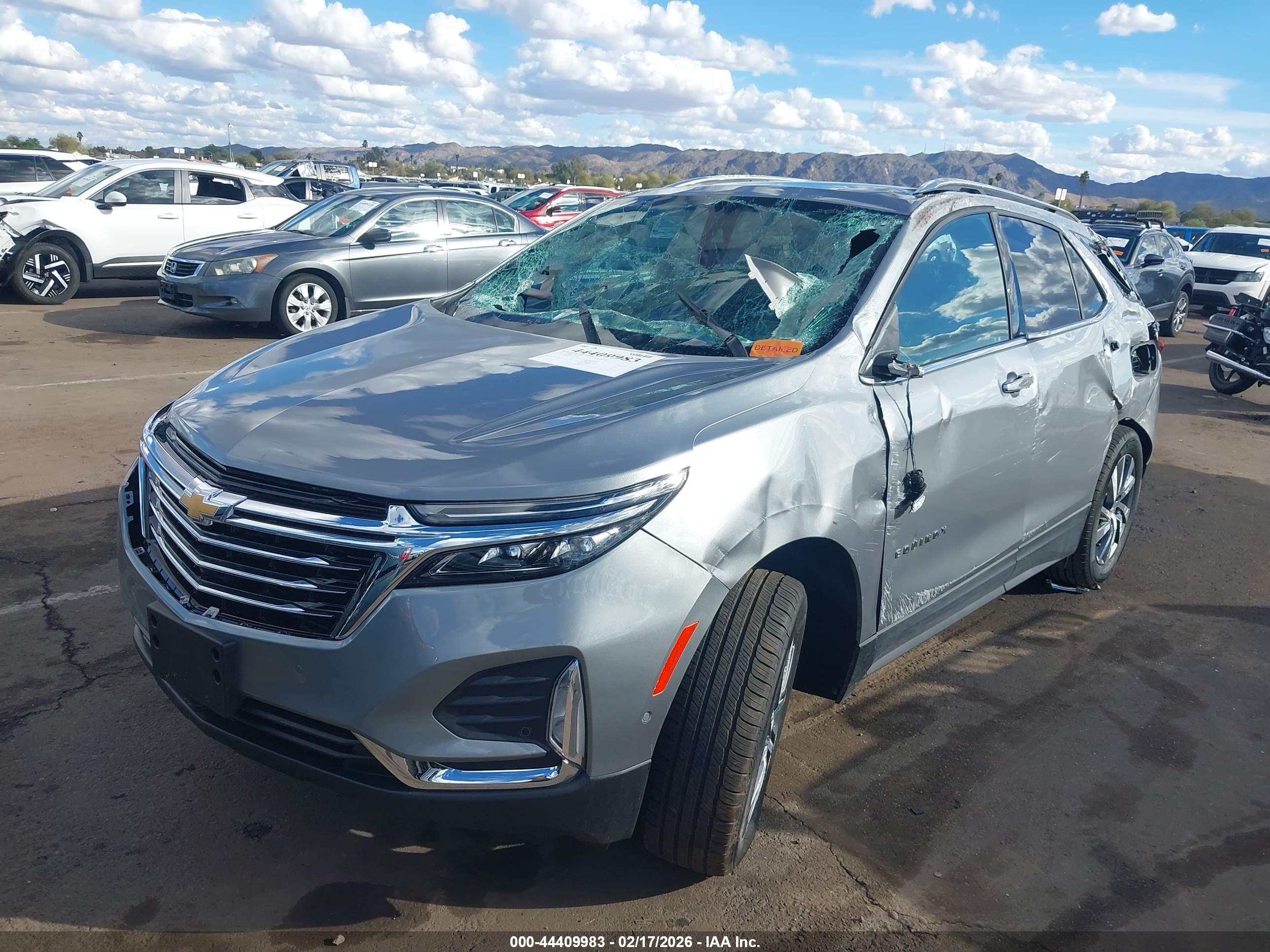 CHEVROLET EQUINOX image 2