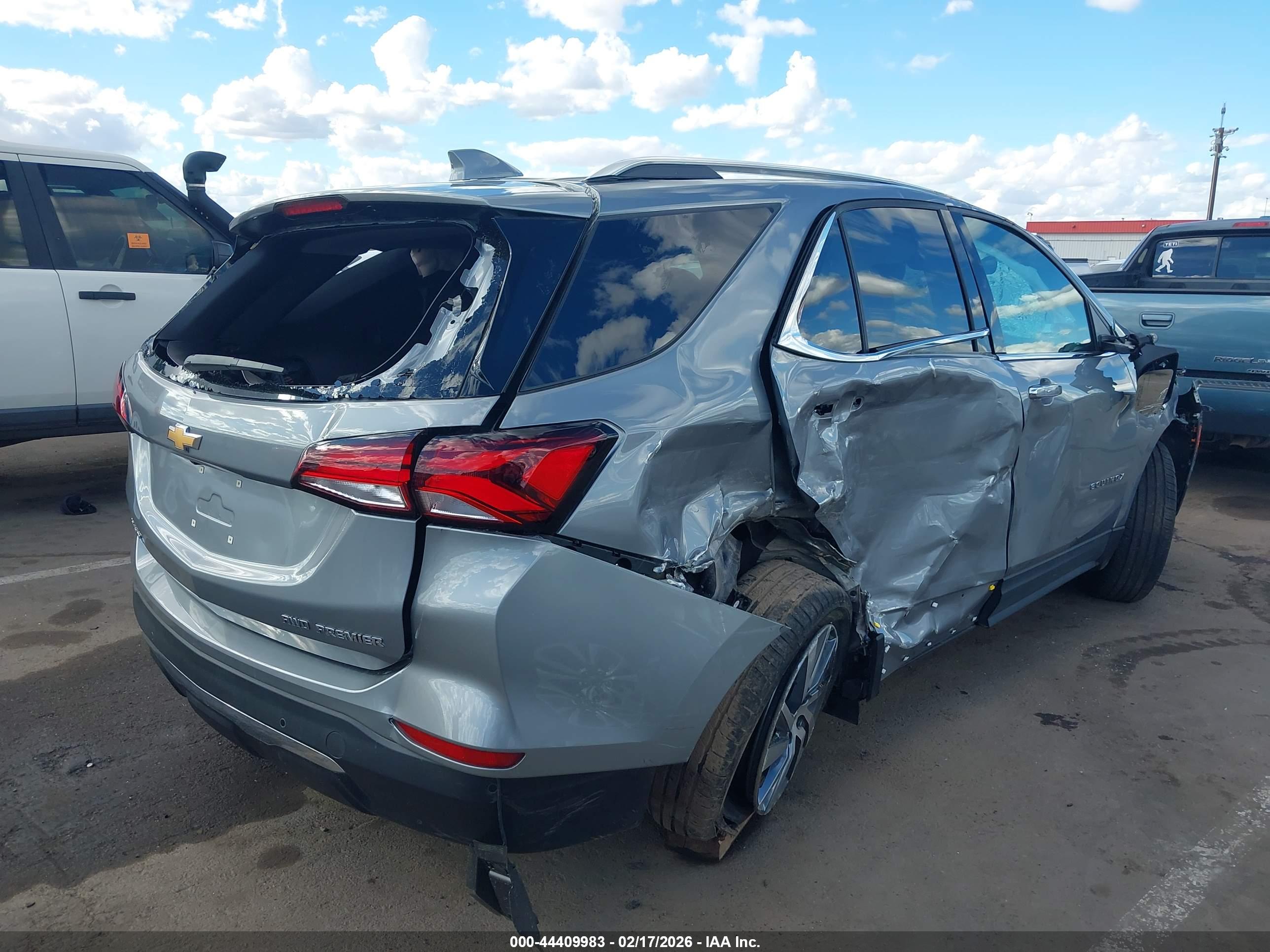 CHEVROLET EQUINOX image 4