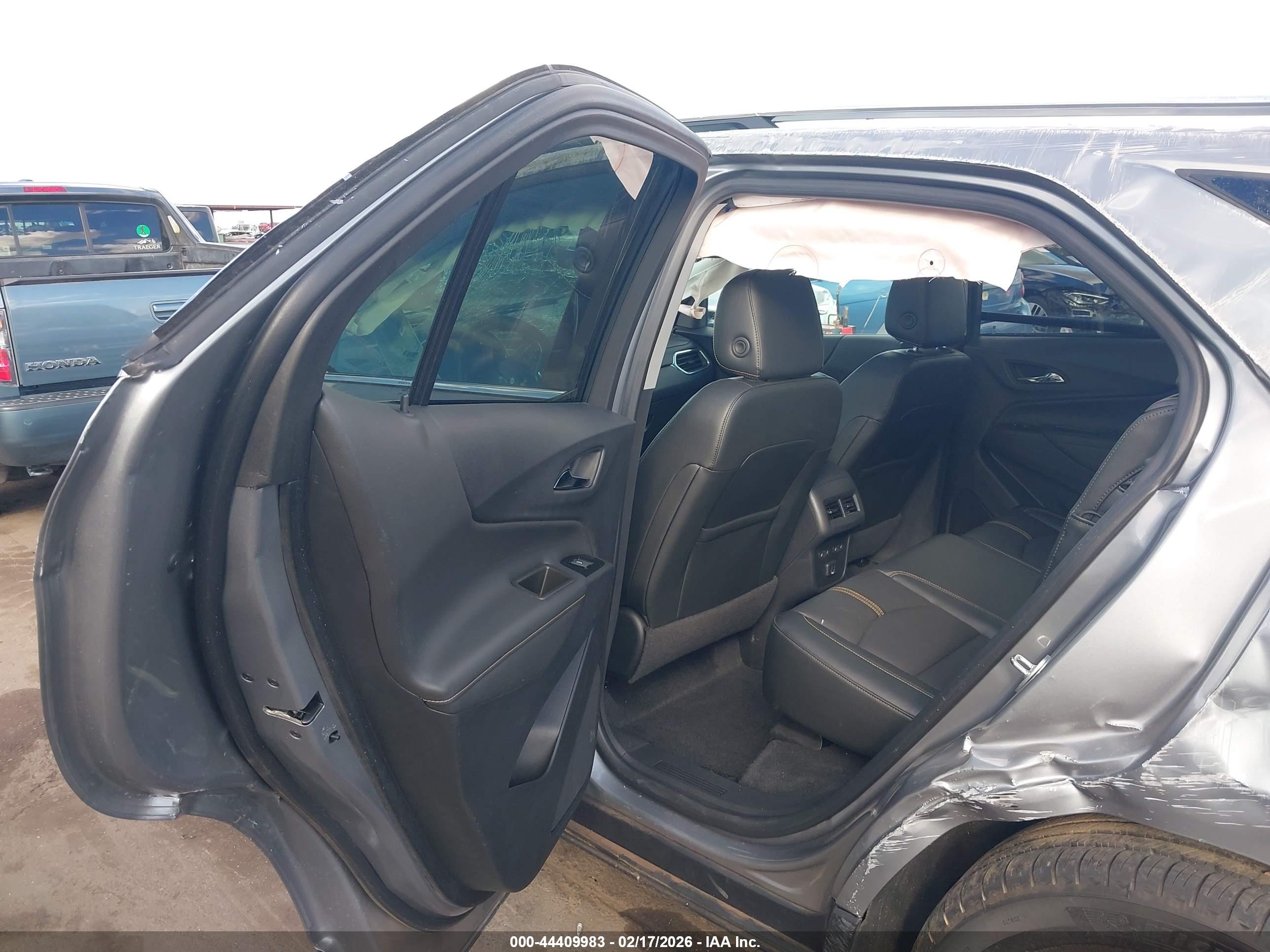 CHEVROLET EQUINOX image 8