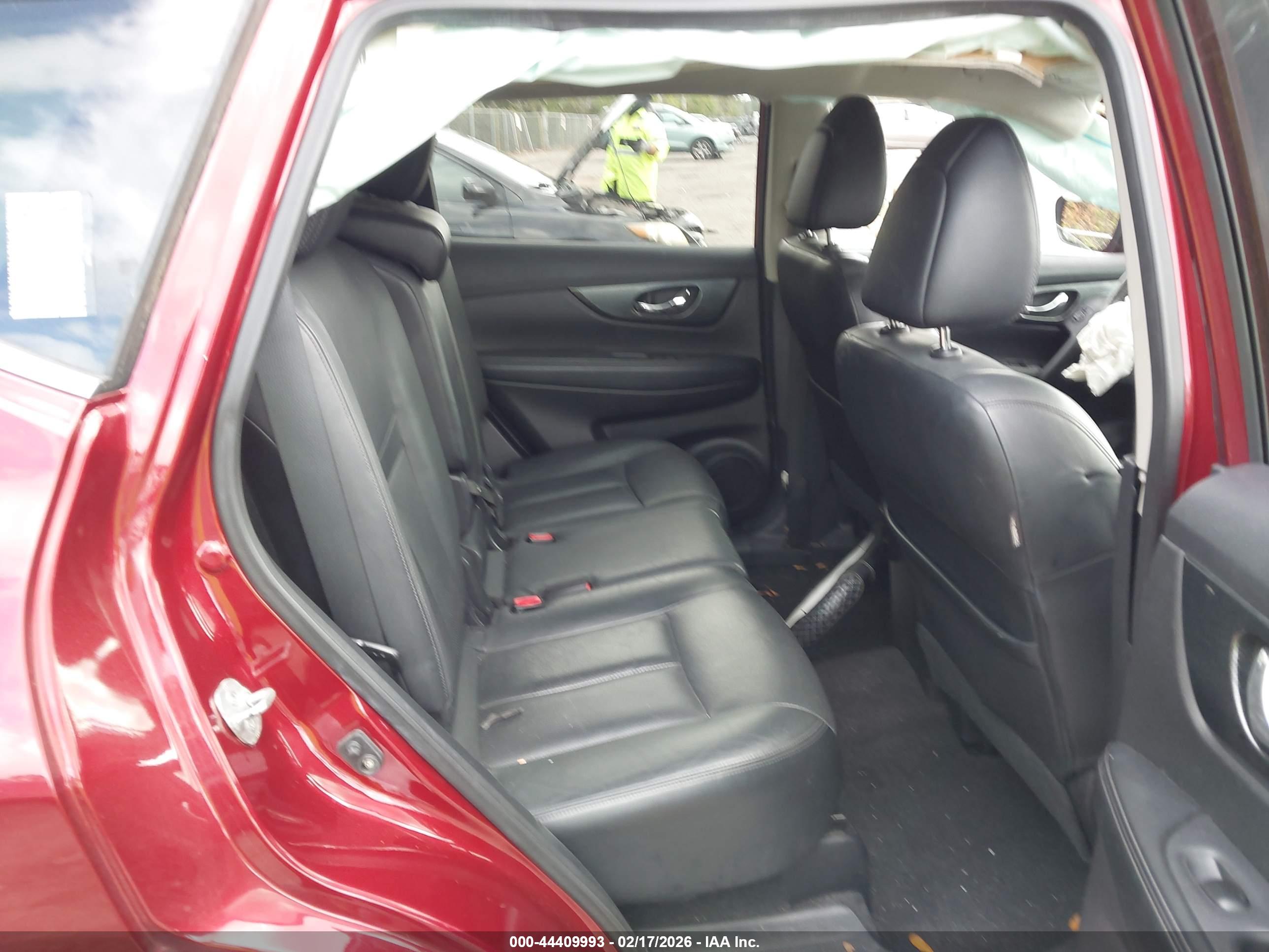 NISSAN ROGUE image 8