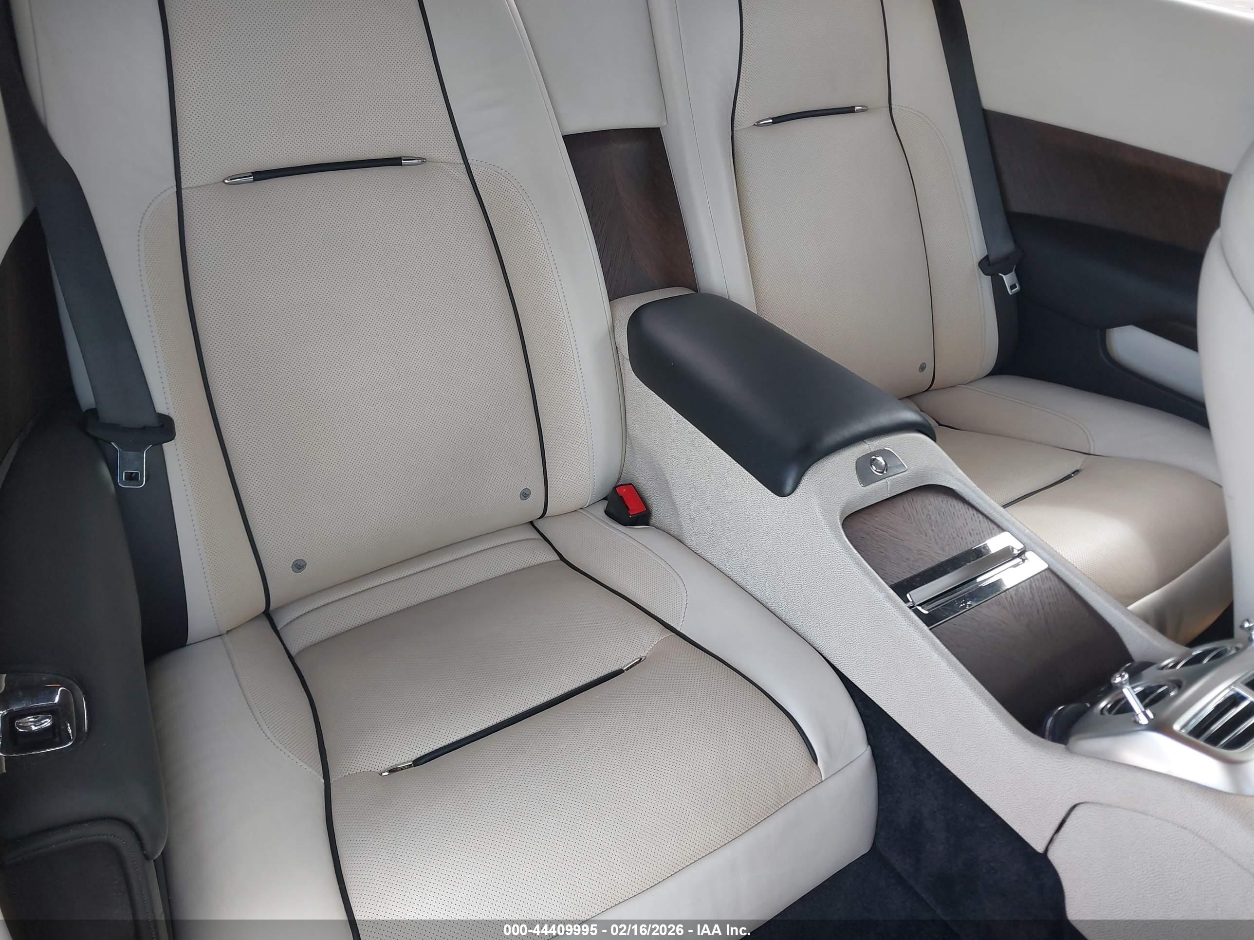 ROLLS-ROYCE WRAITH image 8