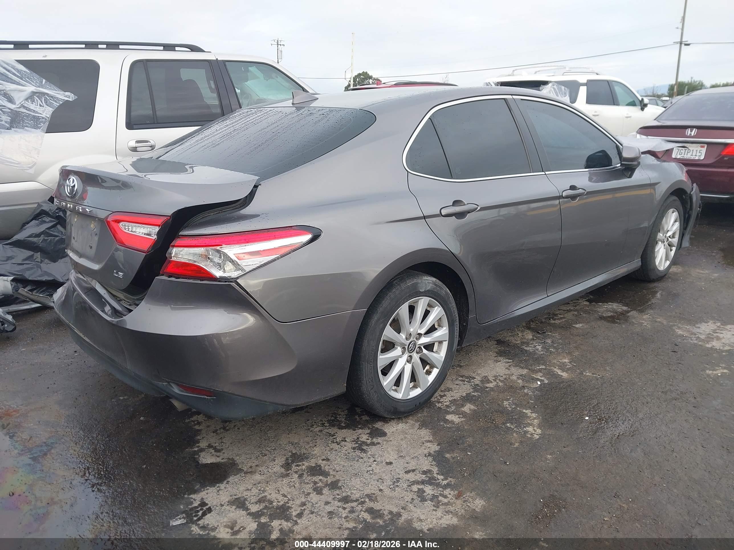 TOYOTA CAMRY image 4