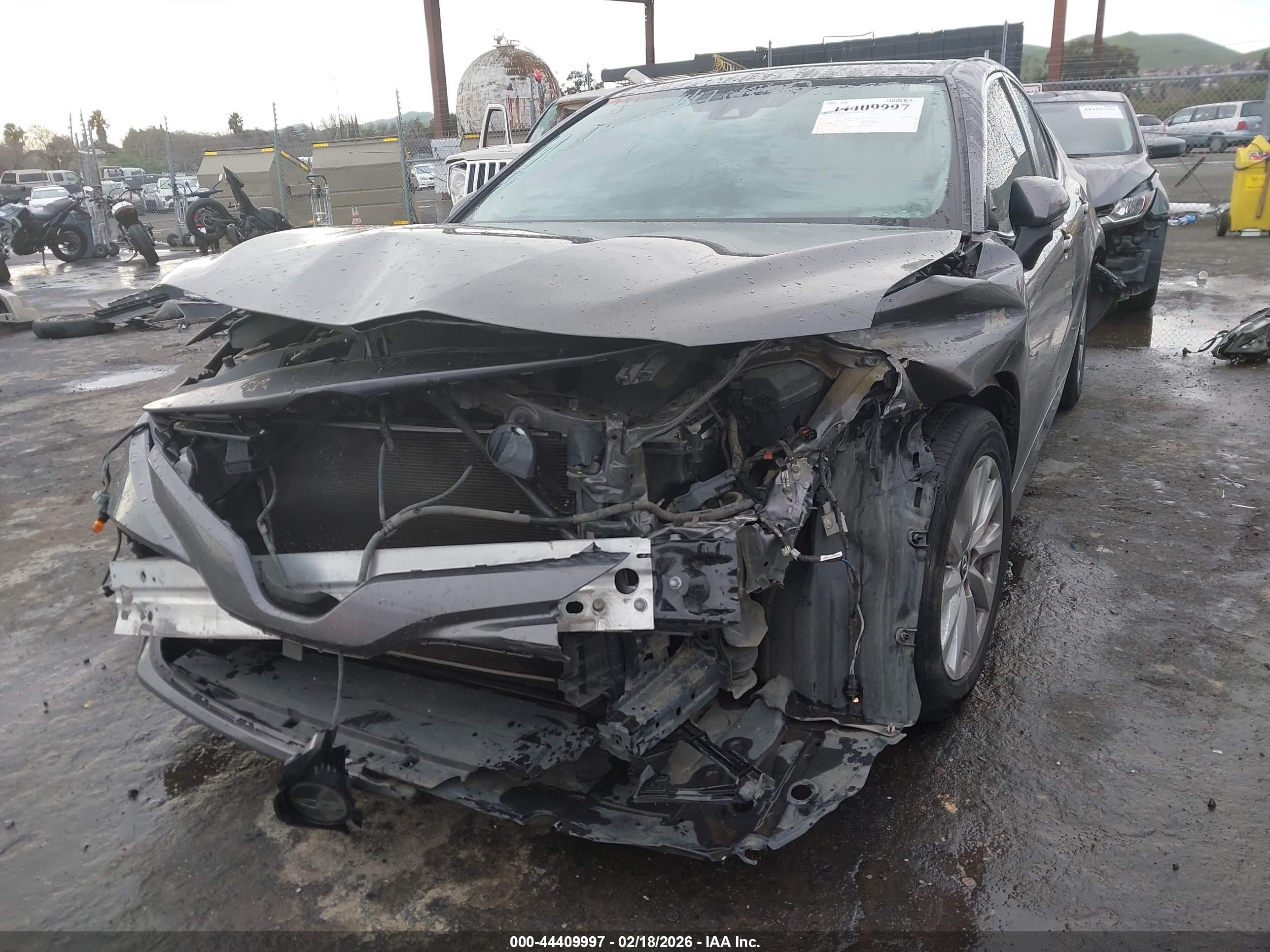 TOYOTA CAMRY image 6