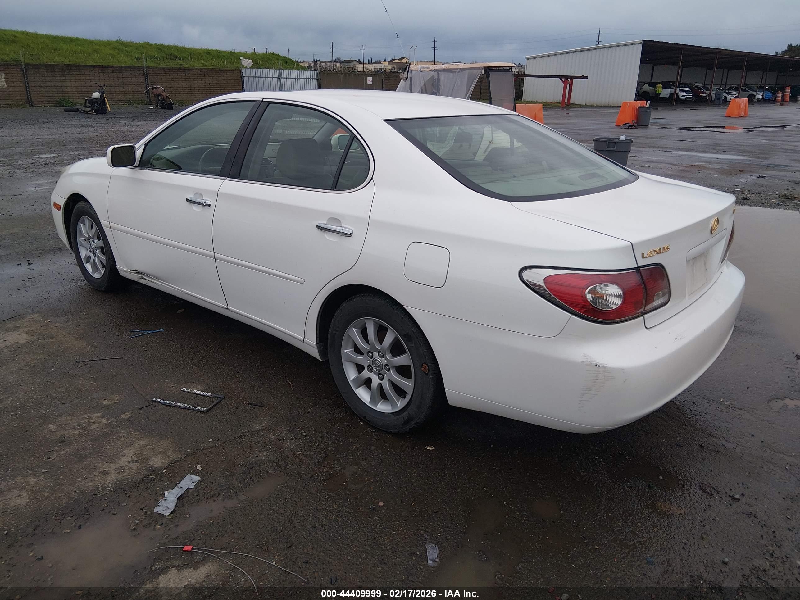 LEXUS ES image 3
